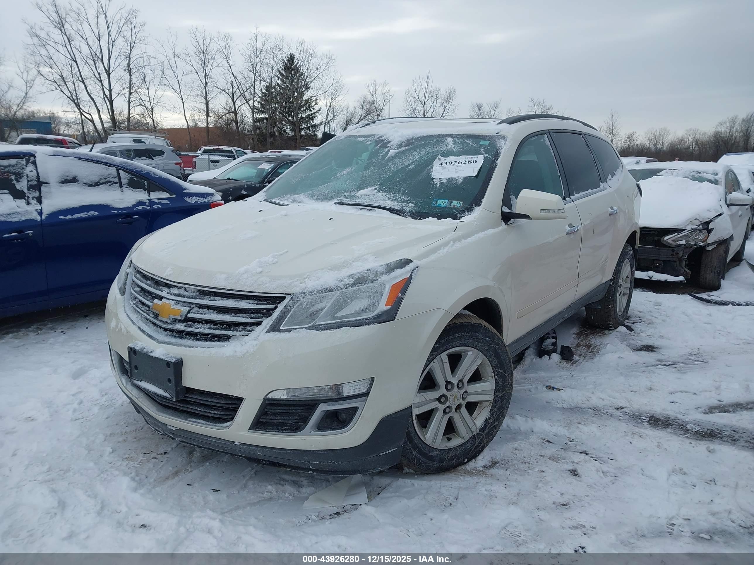 CHEVROLET TRAVERSE image 2