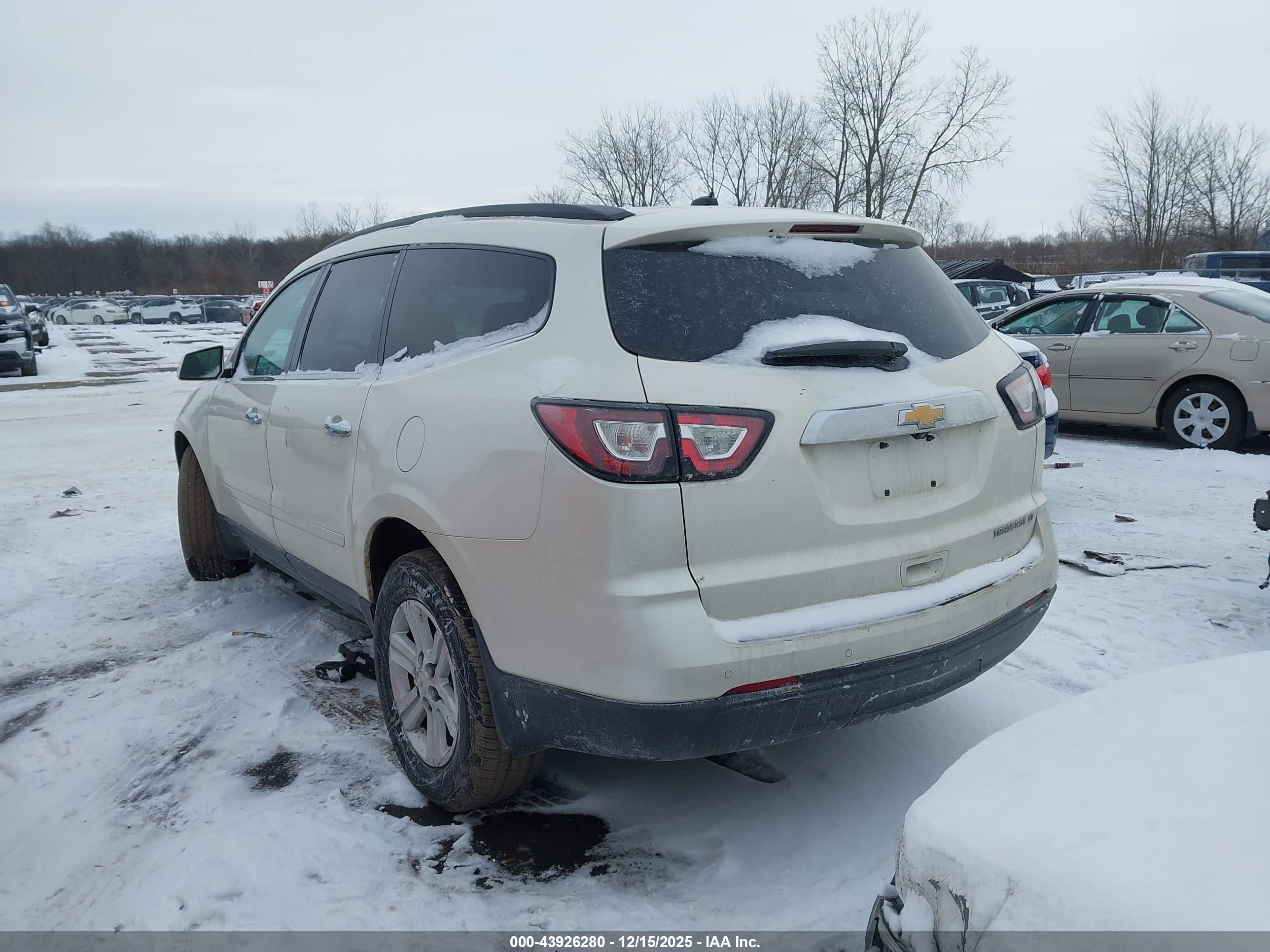 CHEVROLET TRAVERSE image 3