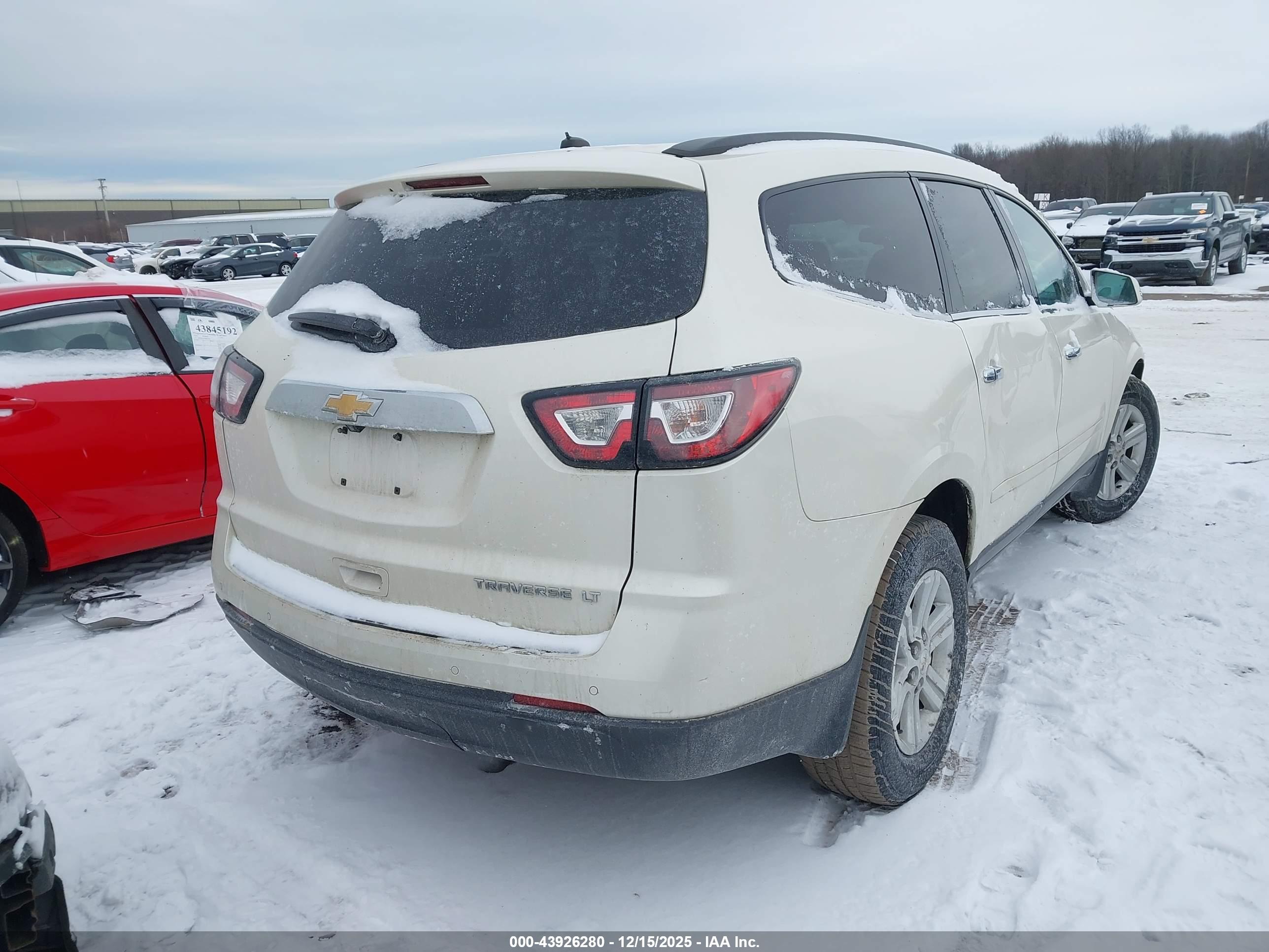 CHEVROLET TRAVERSE image 4