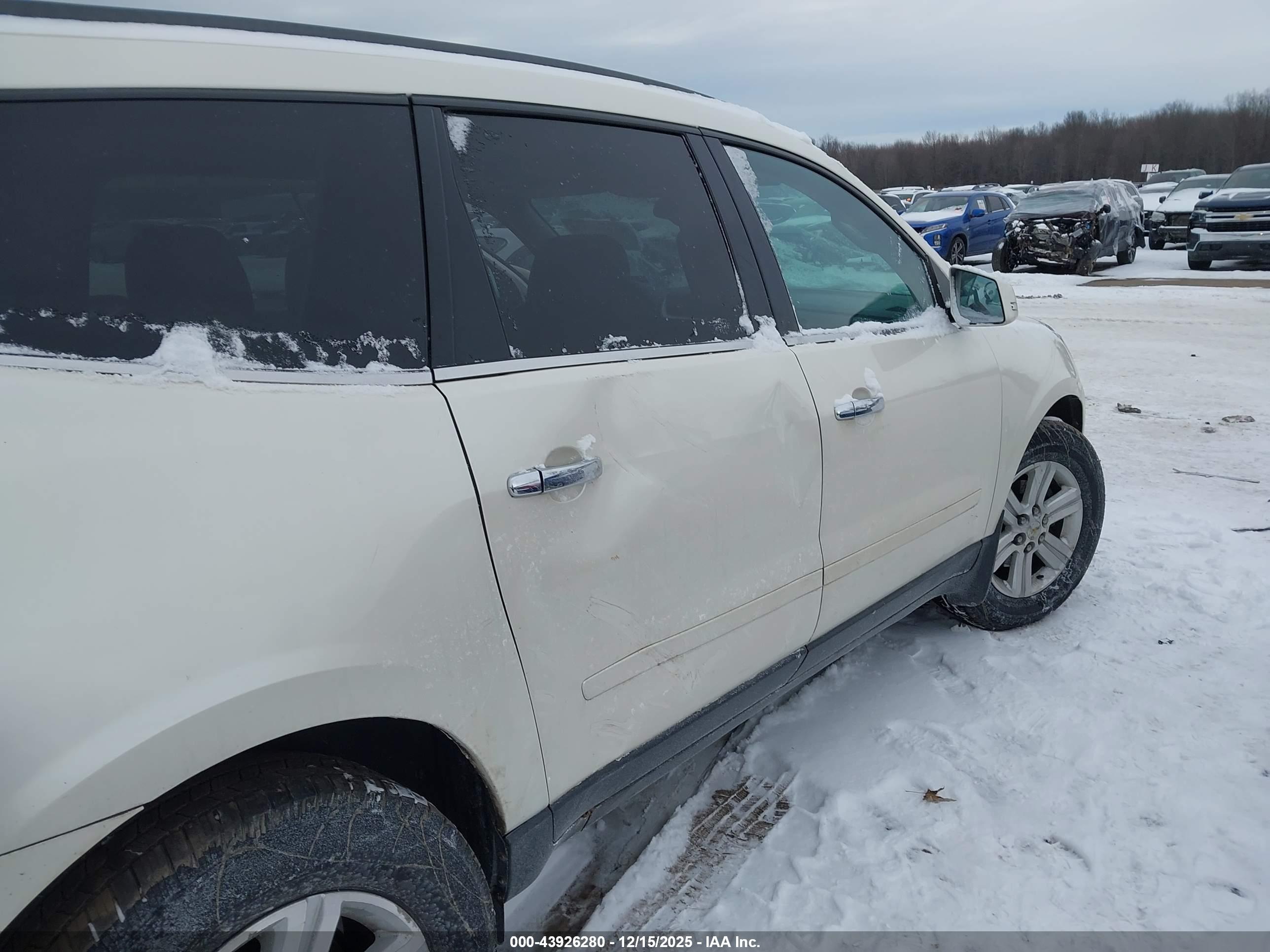 CHEVROLET TRAVERSE image 6