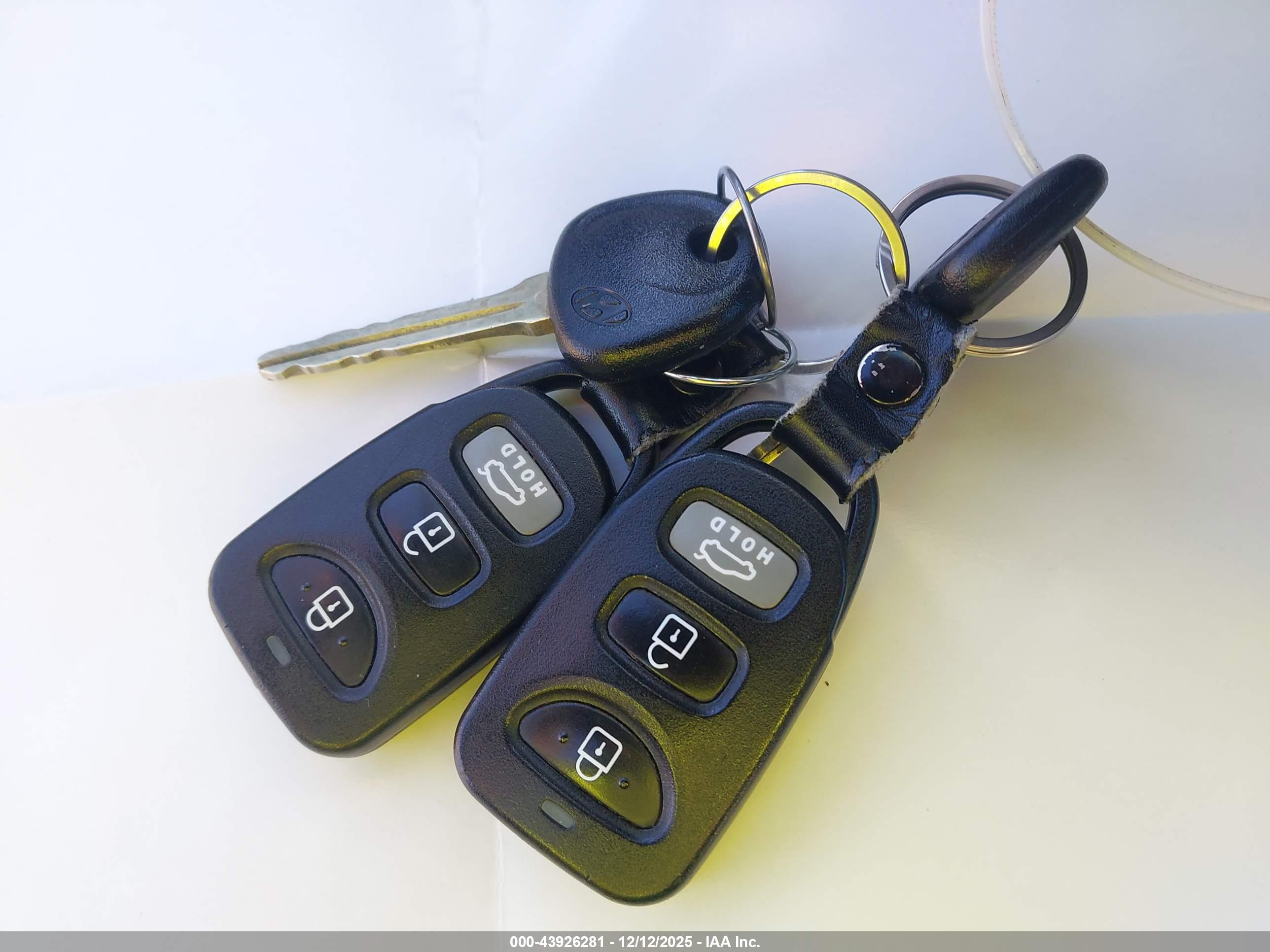 HYUNDAI ELANTRA image 11