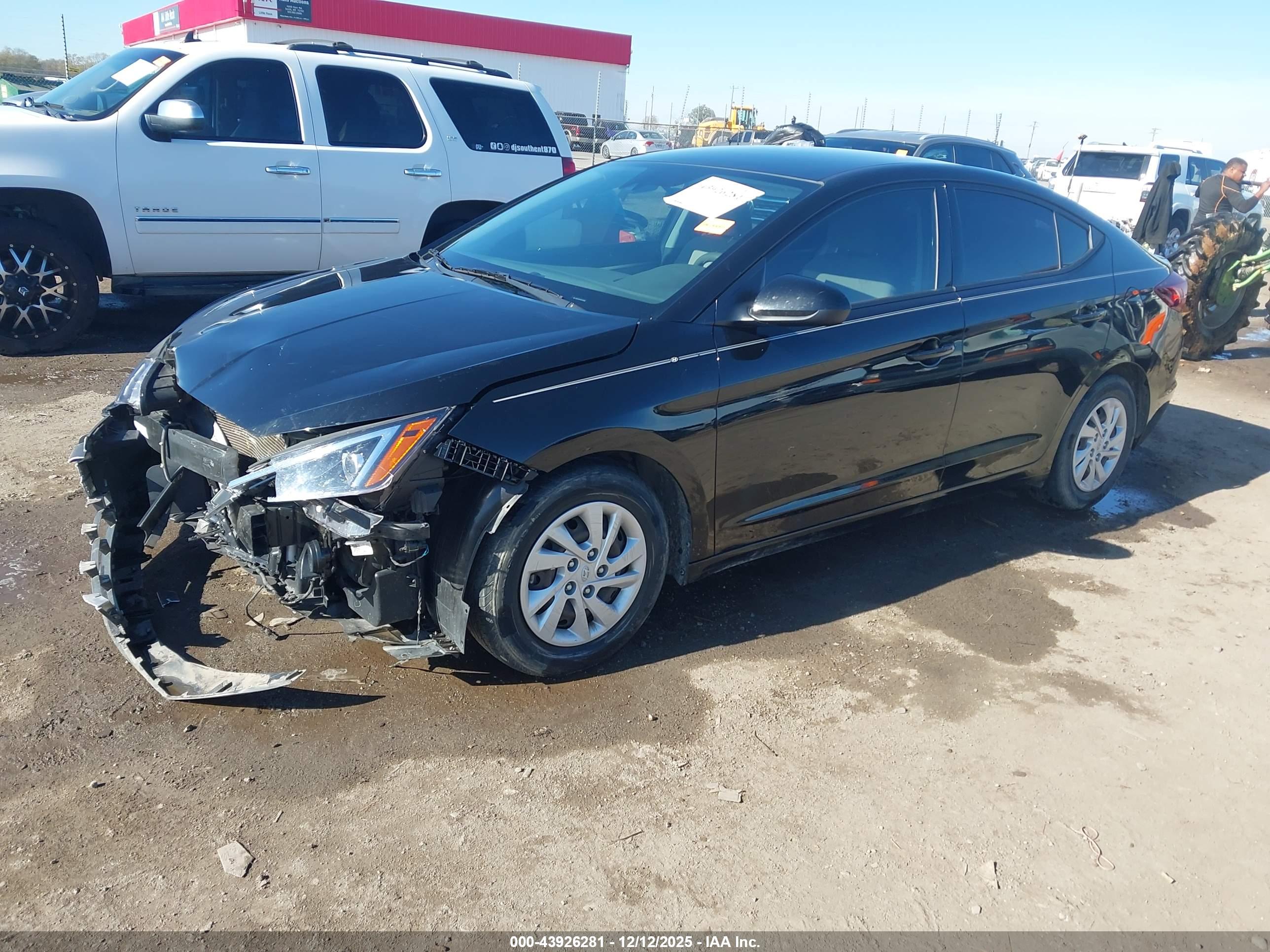 HYUNDAI ELANTRA image 2