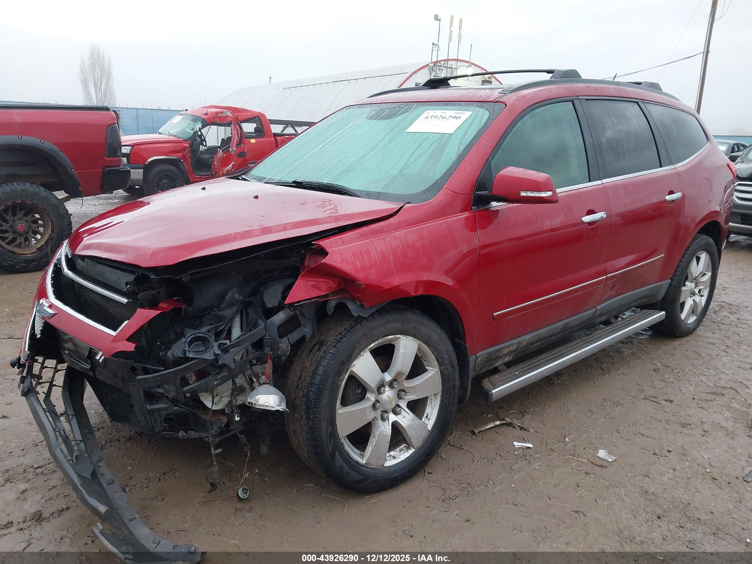 CHEVROLET TRAVERSE image 2
