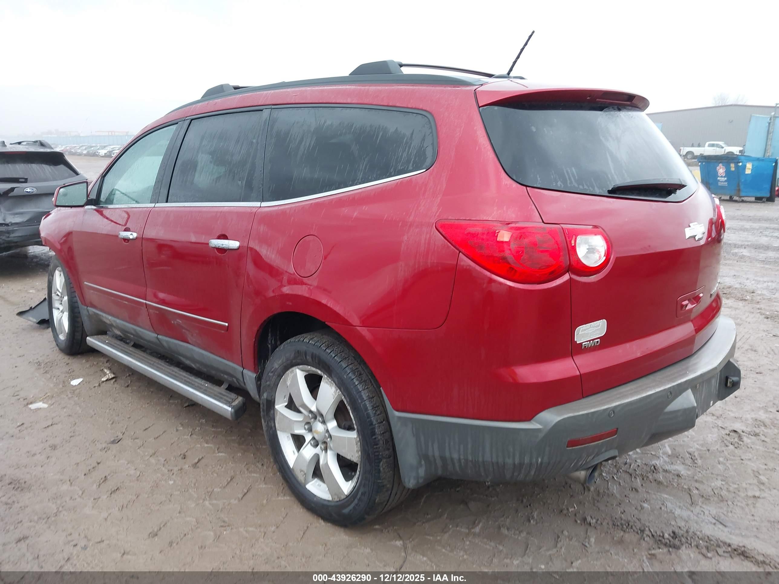 CHEVROLET TRAVERSE image 3