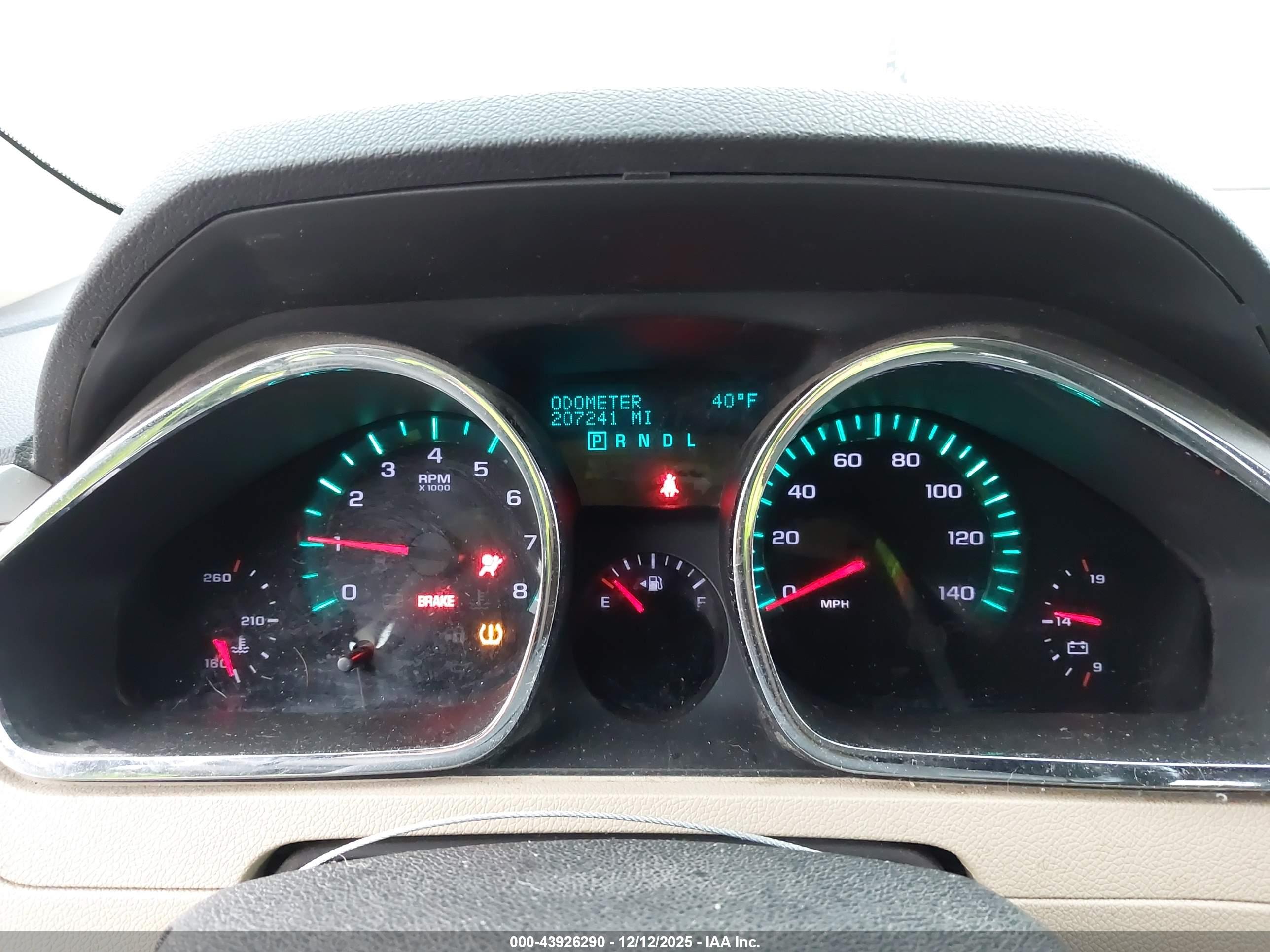 CHEVROLET TRAVERSE image 7