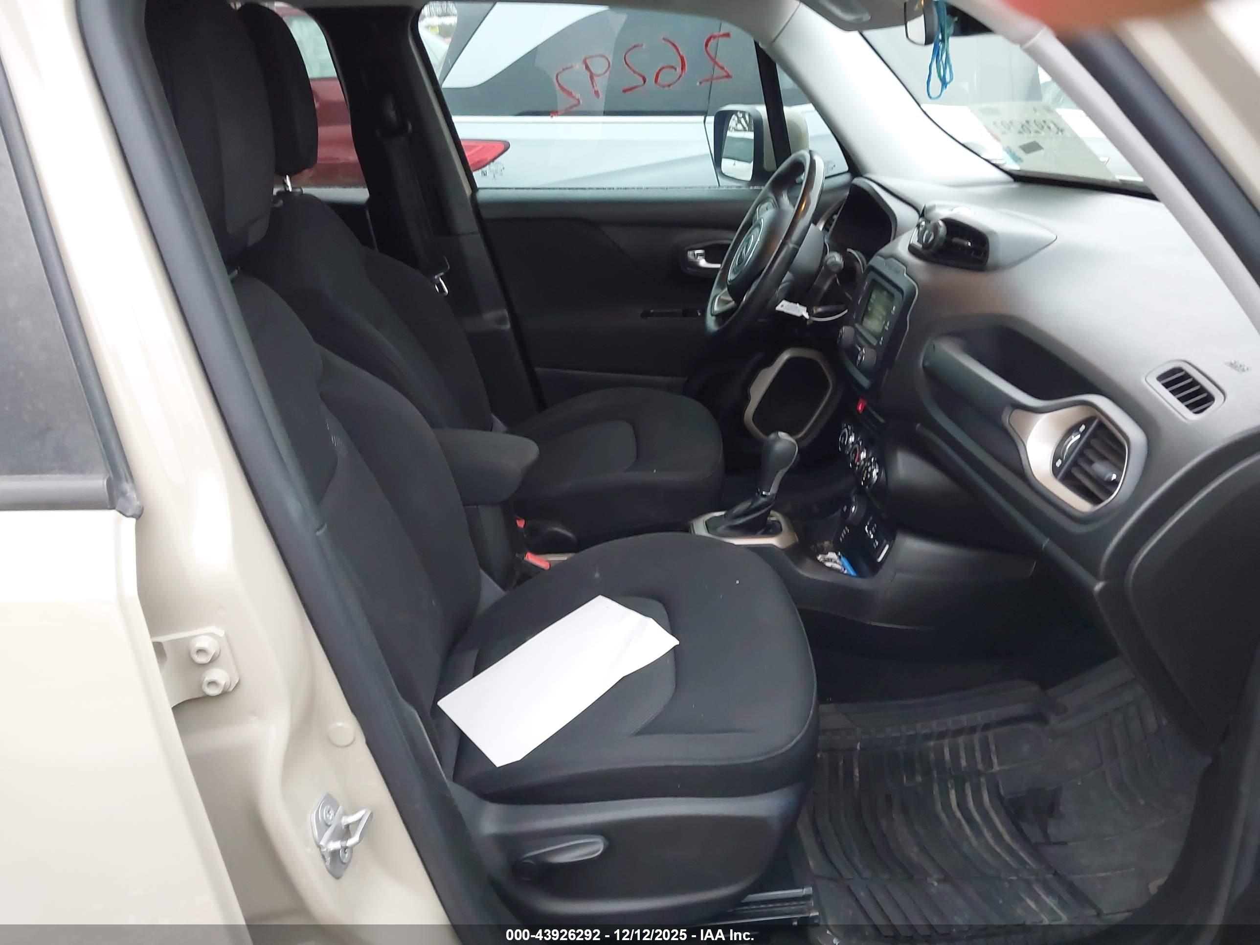 JEEP RENEGADE image 5