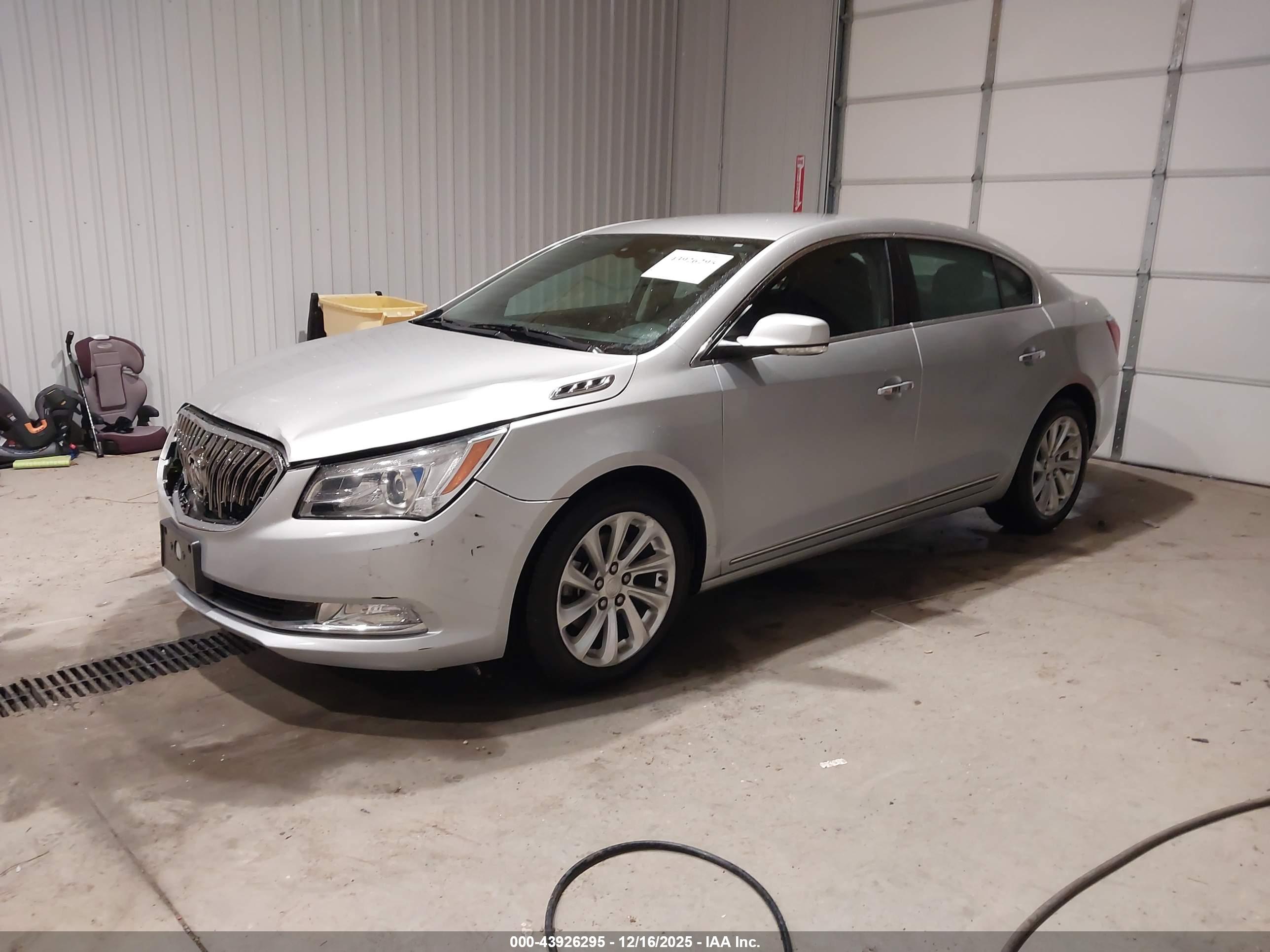 BUICK LACROSSE image 2