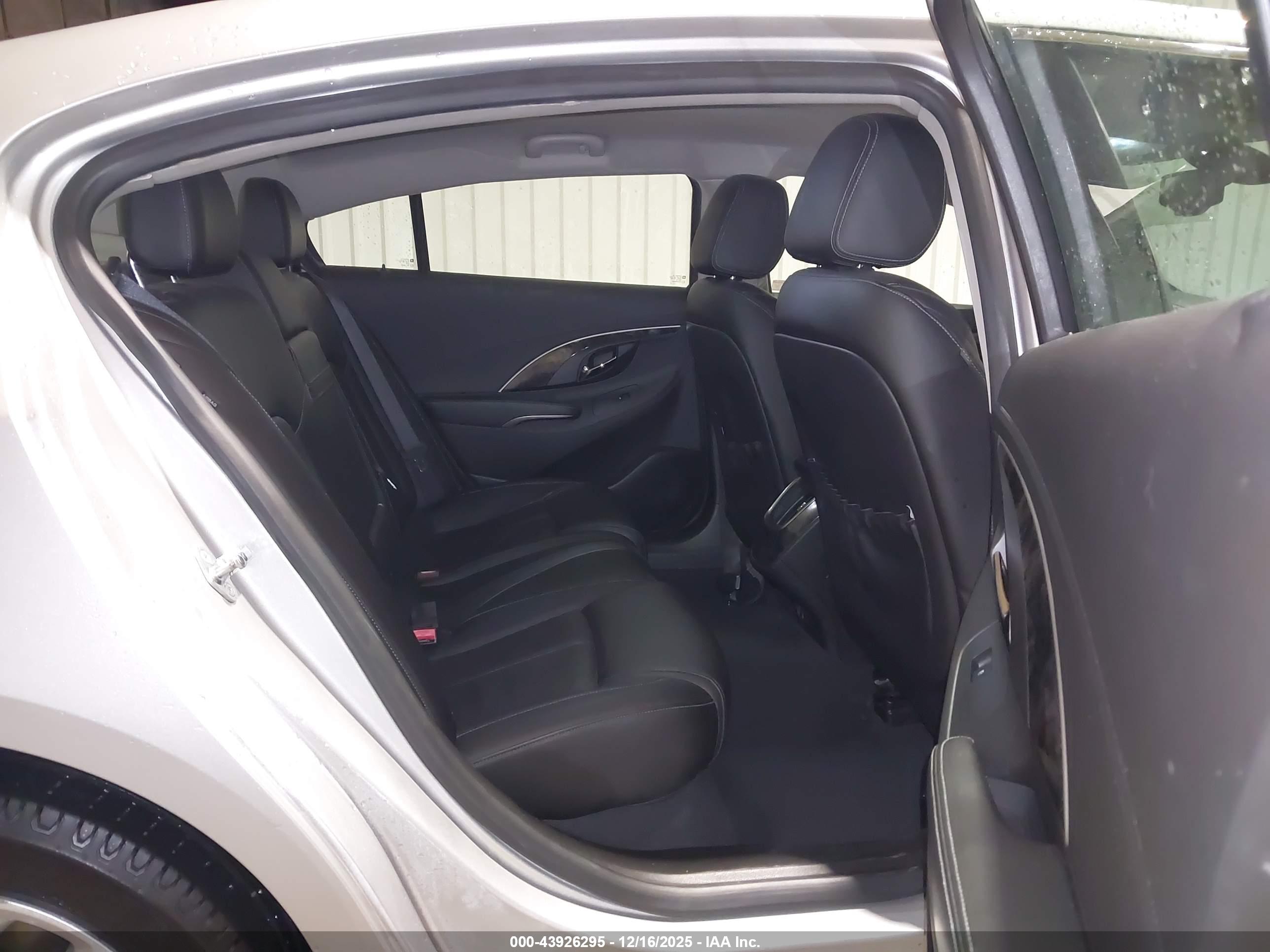 BUICK LACROSSE image 8
