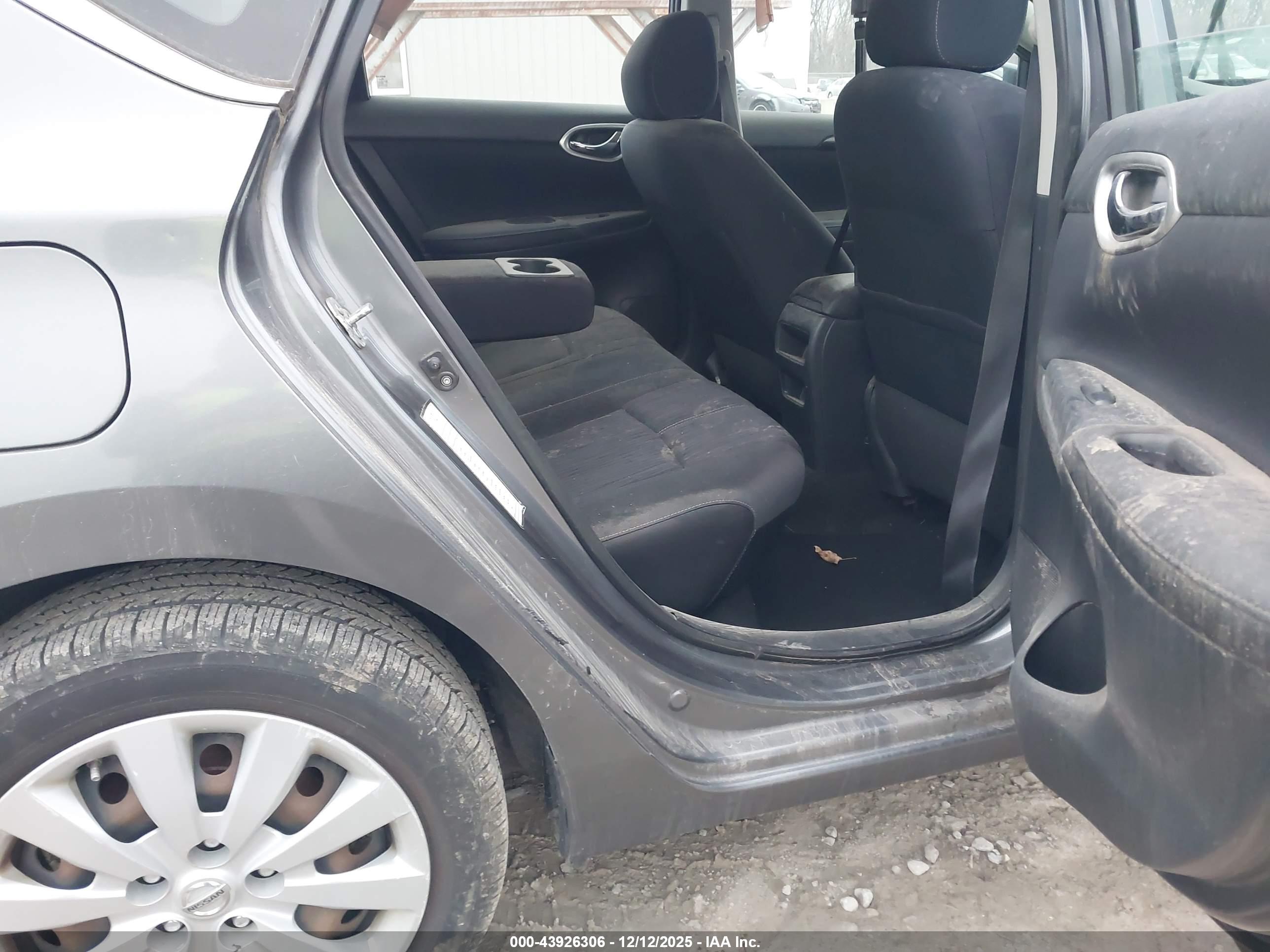 NISSAN SENTRA image 8