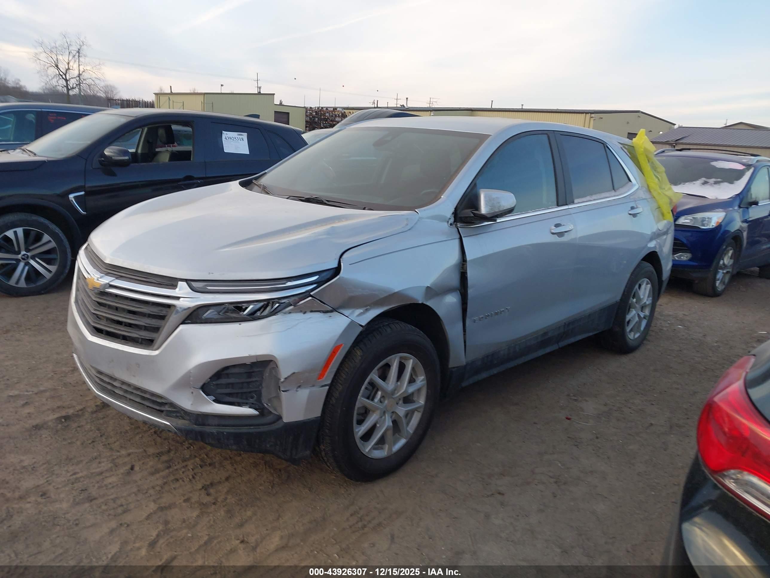 CHEVROLET EQUINOX image 2