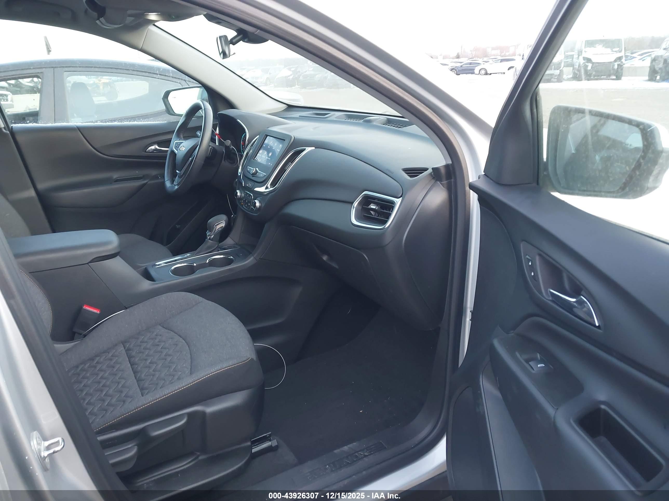 CHEVROLET EQUINOX image 5