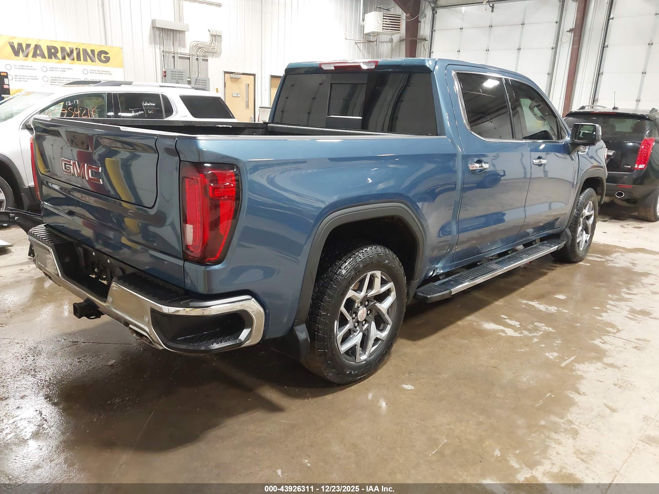 GMC SIERRA image 4