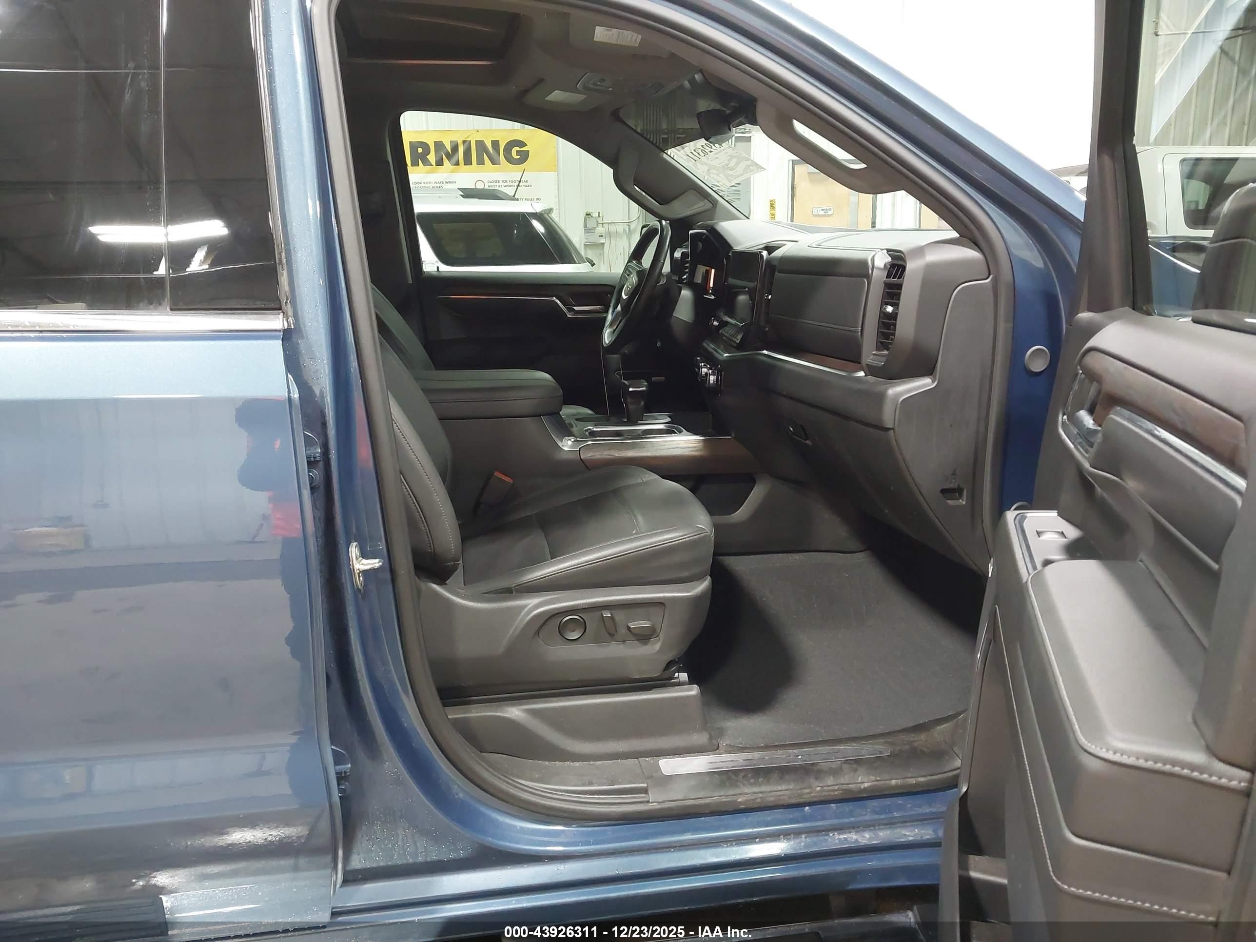 GMC SIERRA image 5