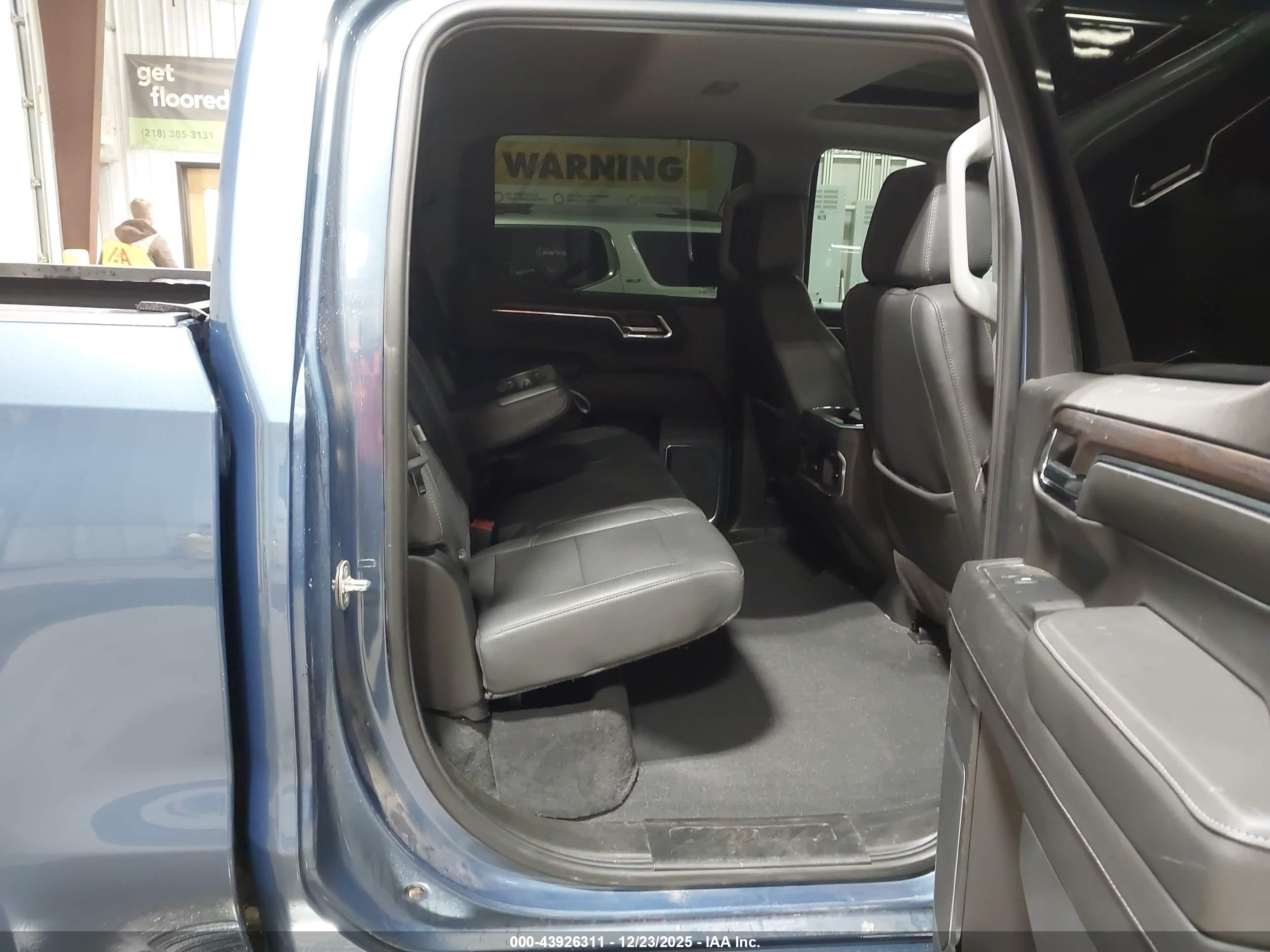 GMC SIERRA image 8