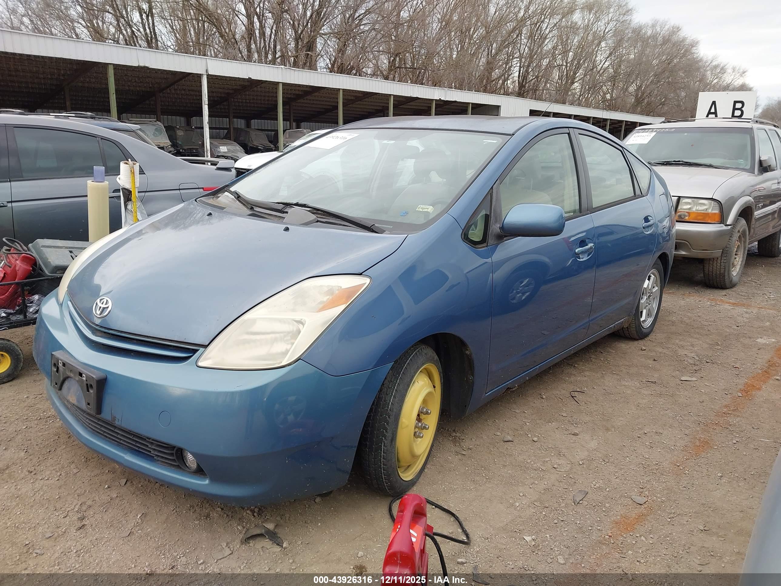 TOYOTA PRIUS image 2