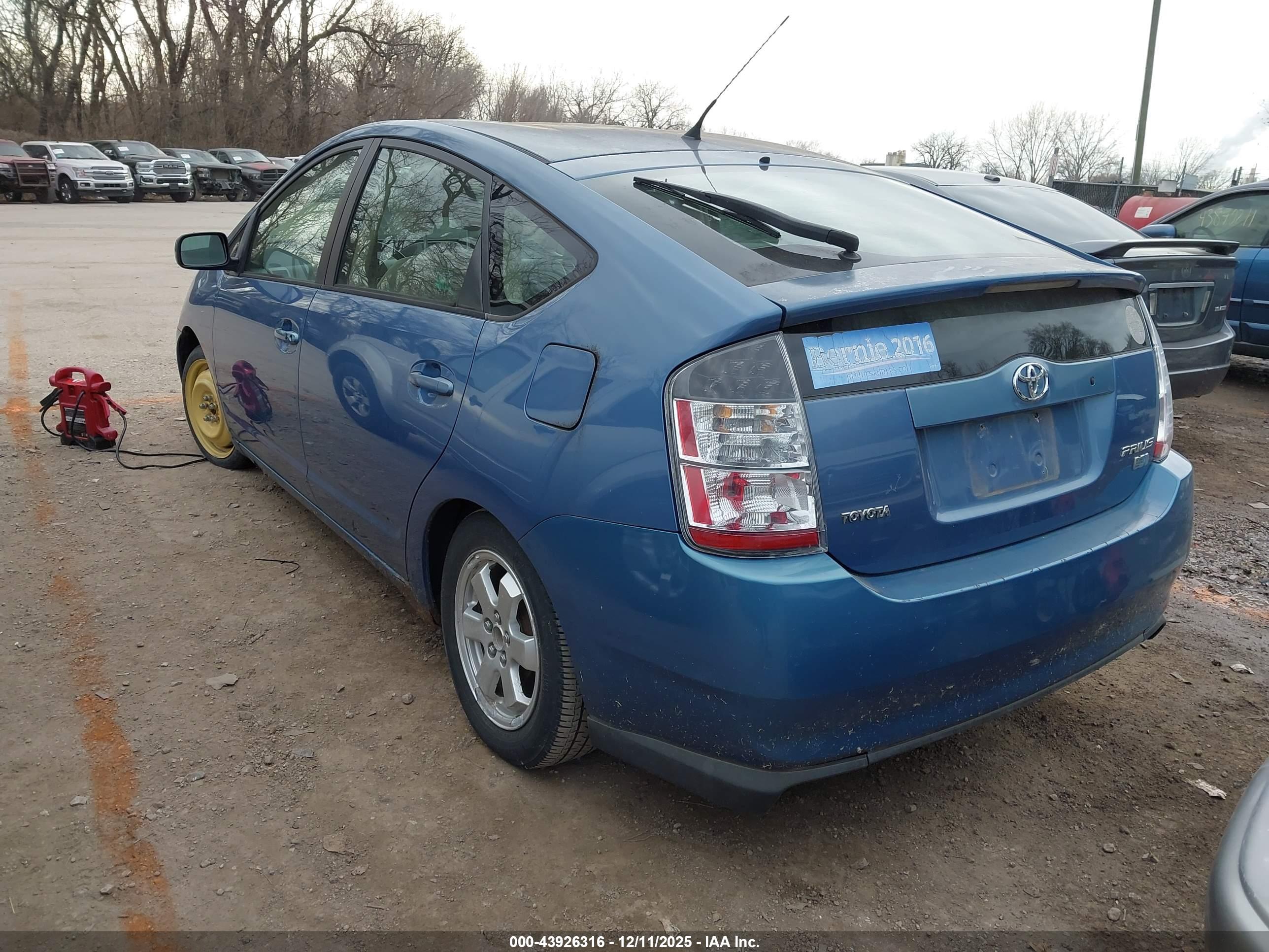 TOYOTA PRIUS image 3