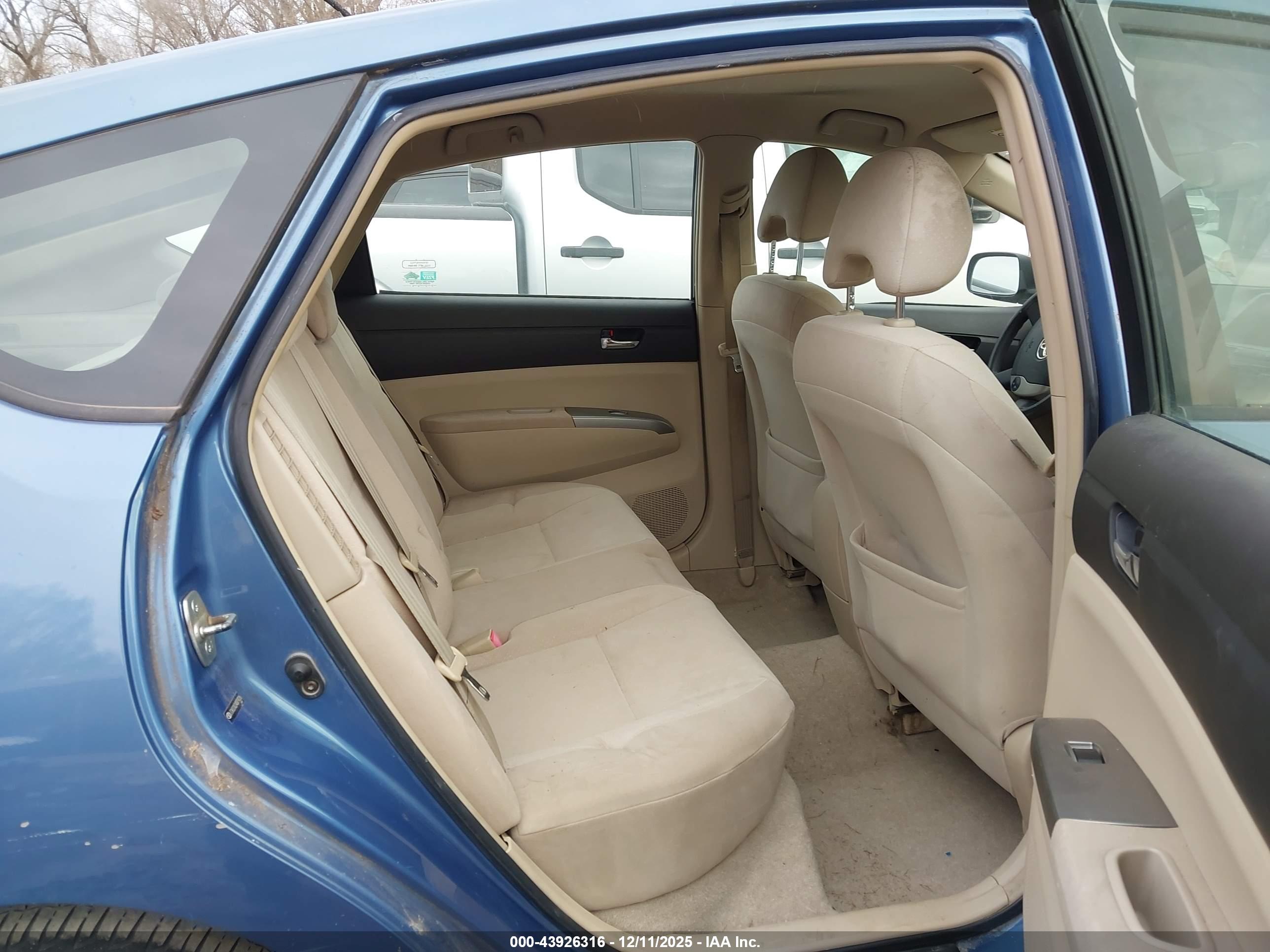 TOYOTA PRIUS image 8