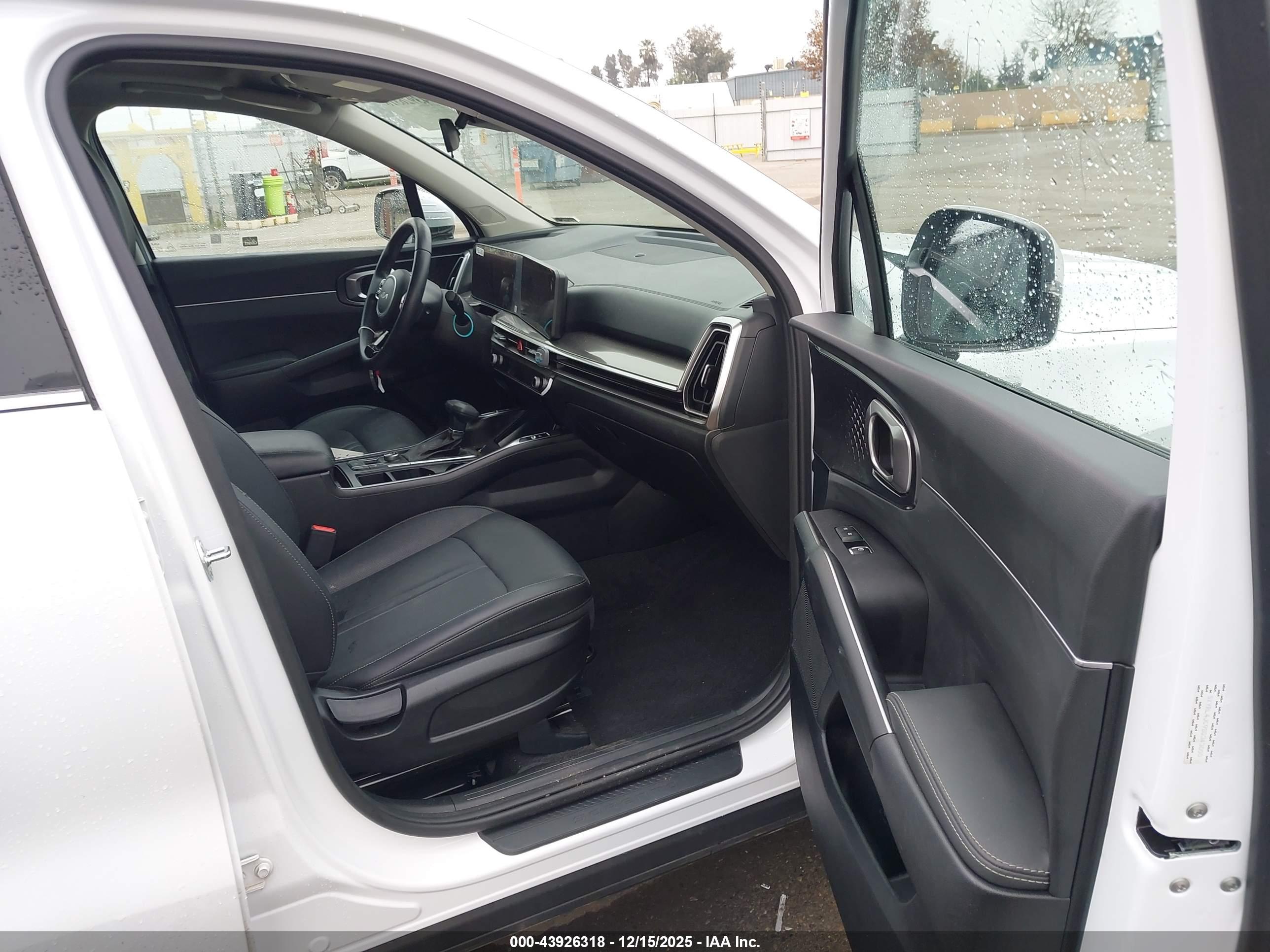 KIA SORENTO image 5
