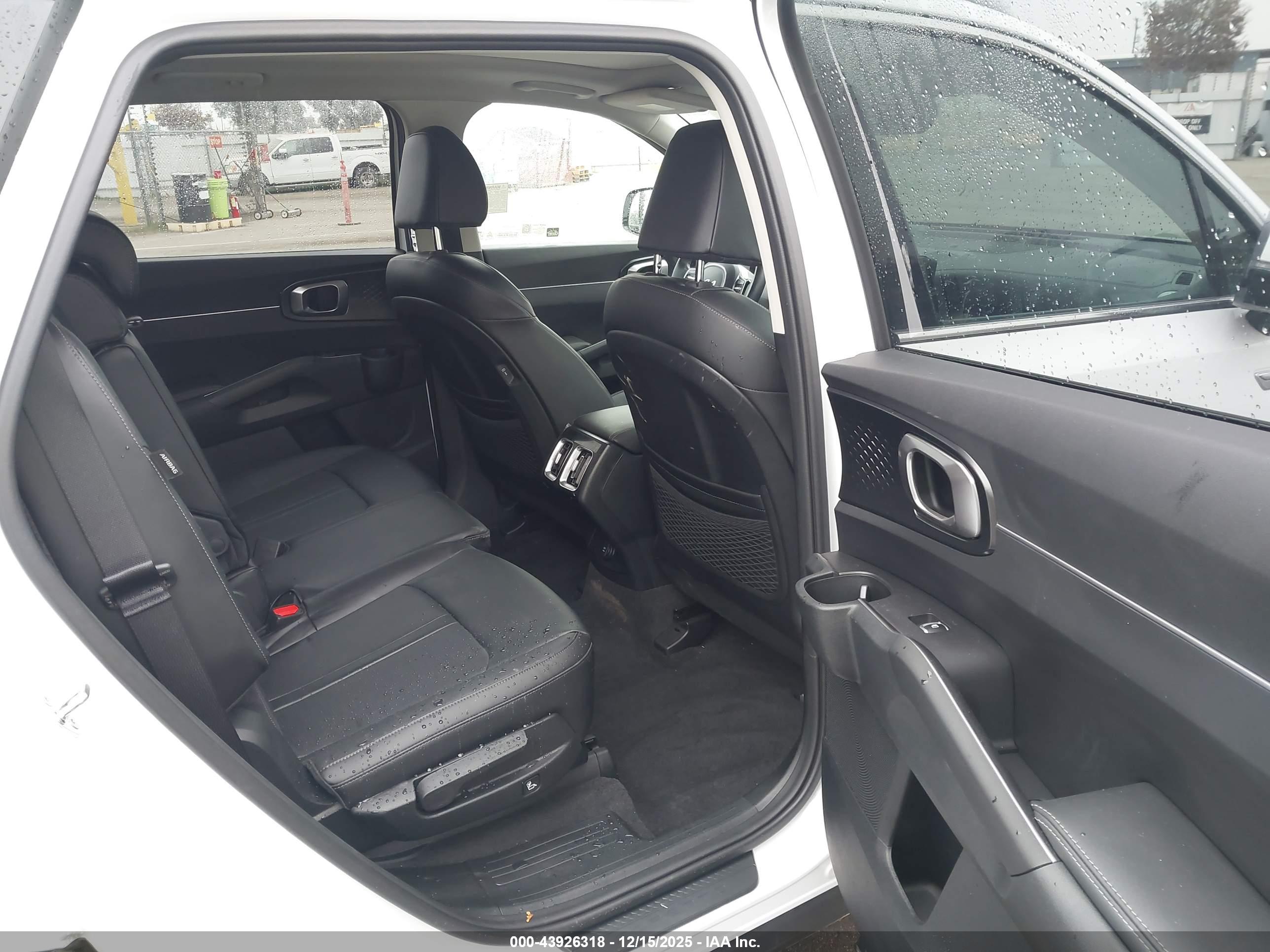 KIA SORENTO image 8