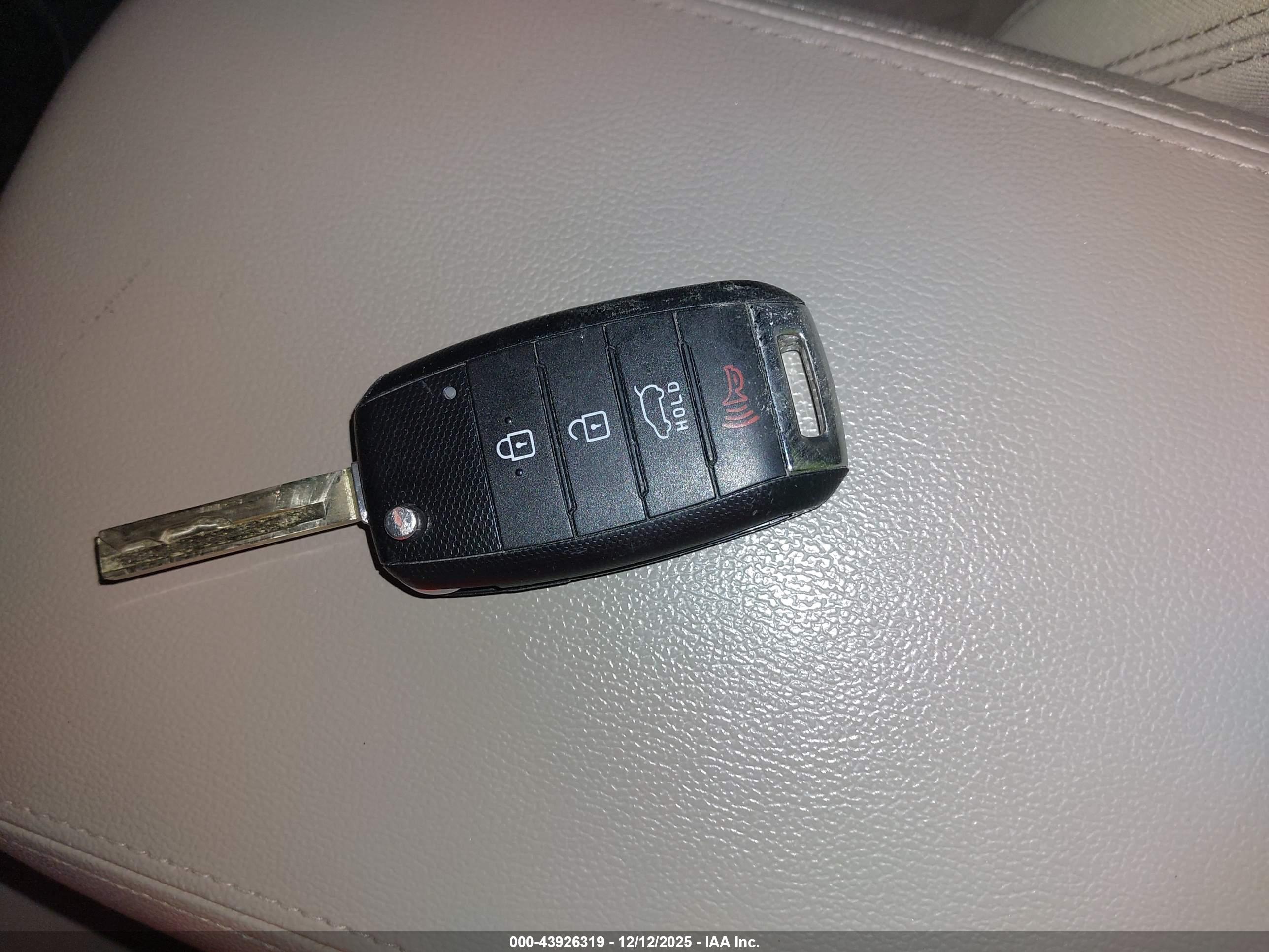 KIA SORENTO image 11