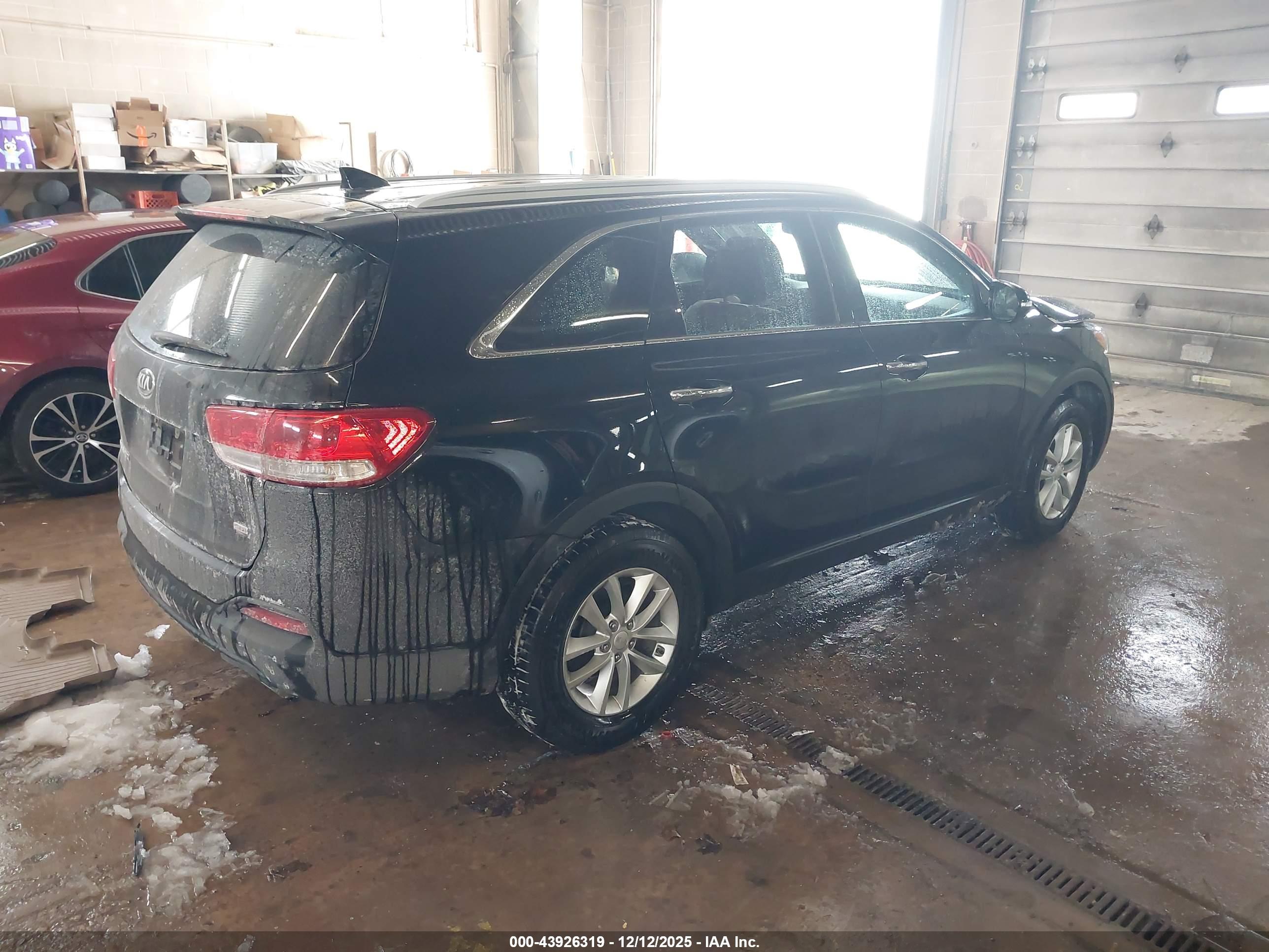 KIA SORENTO image 4