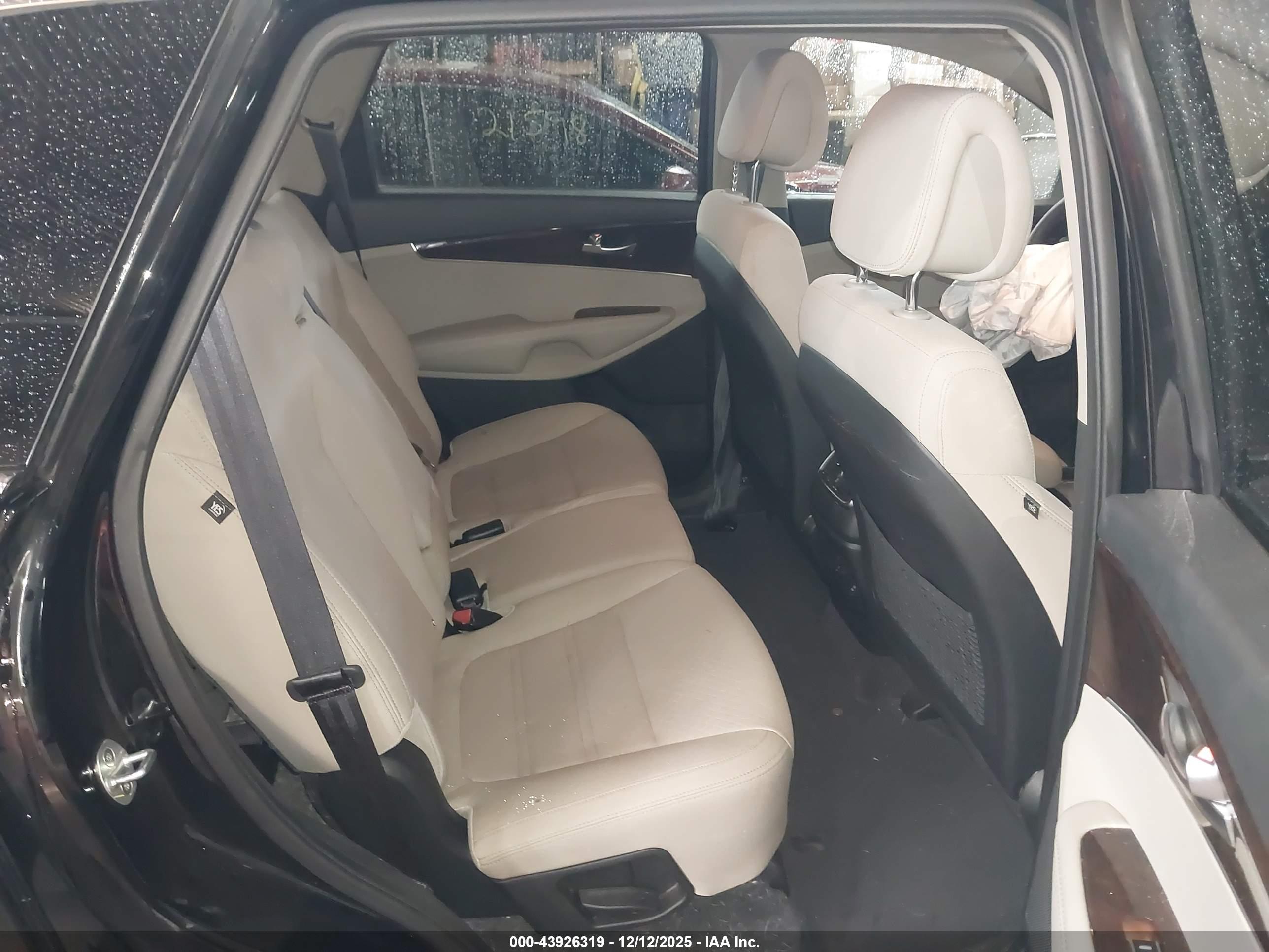 KIA SORENTO image 8