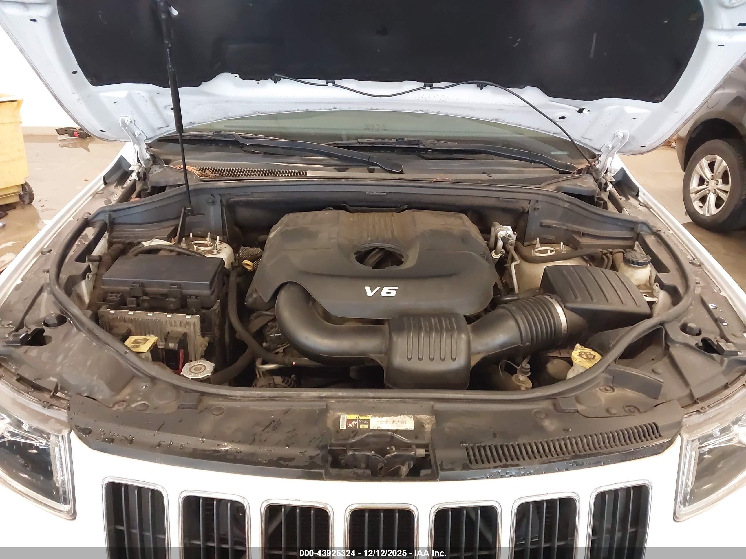 JEEP GRAND image 10