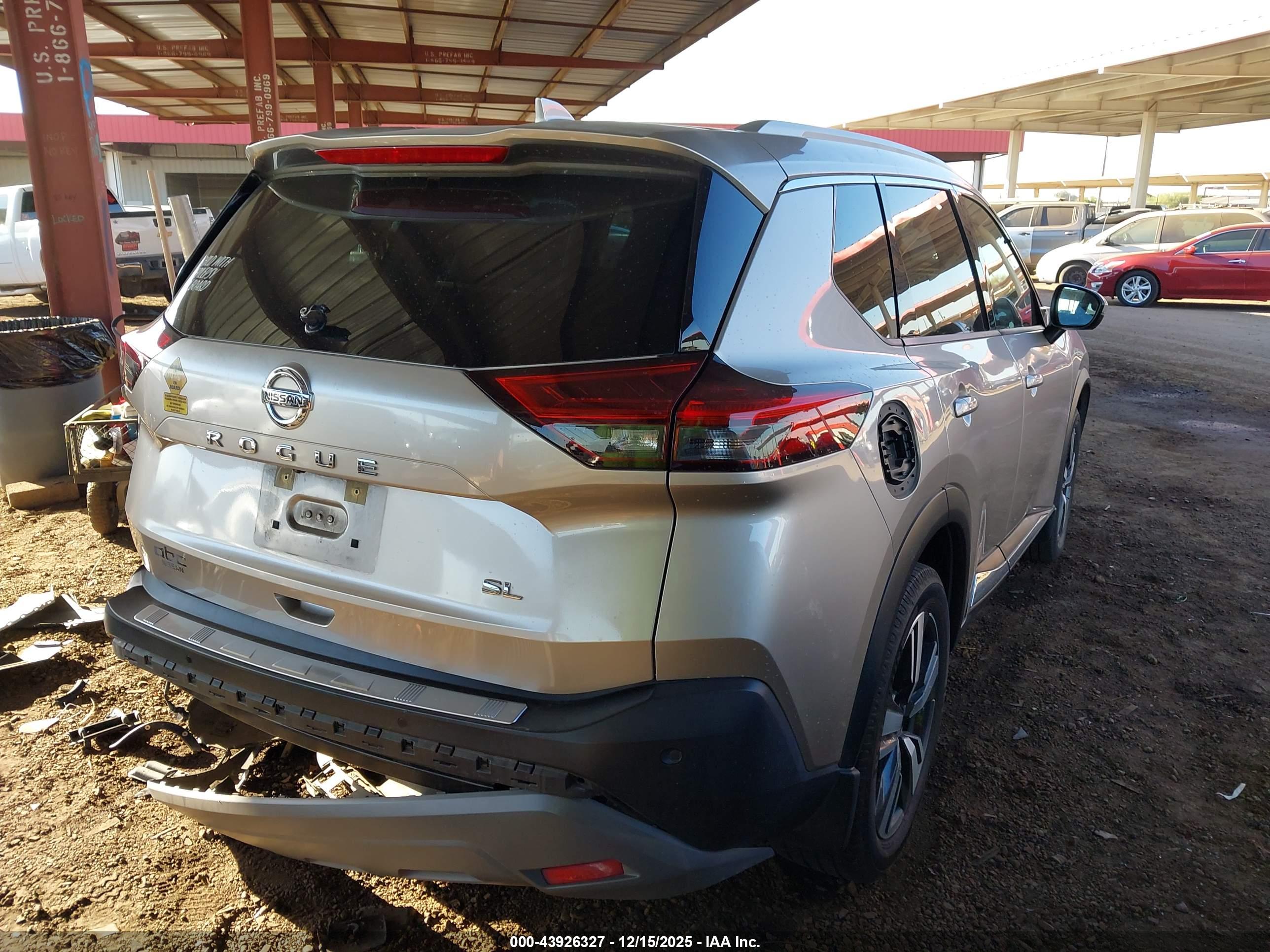NISSAN ROGUE image 4