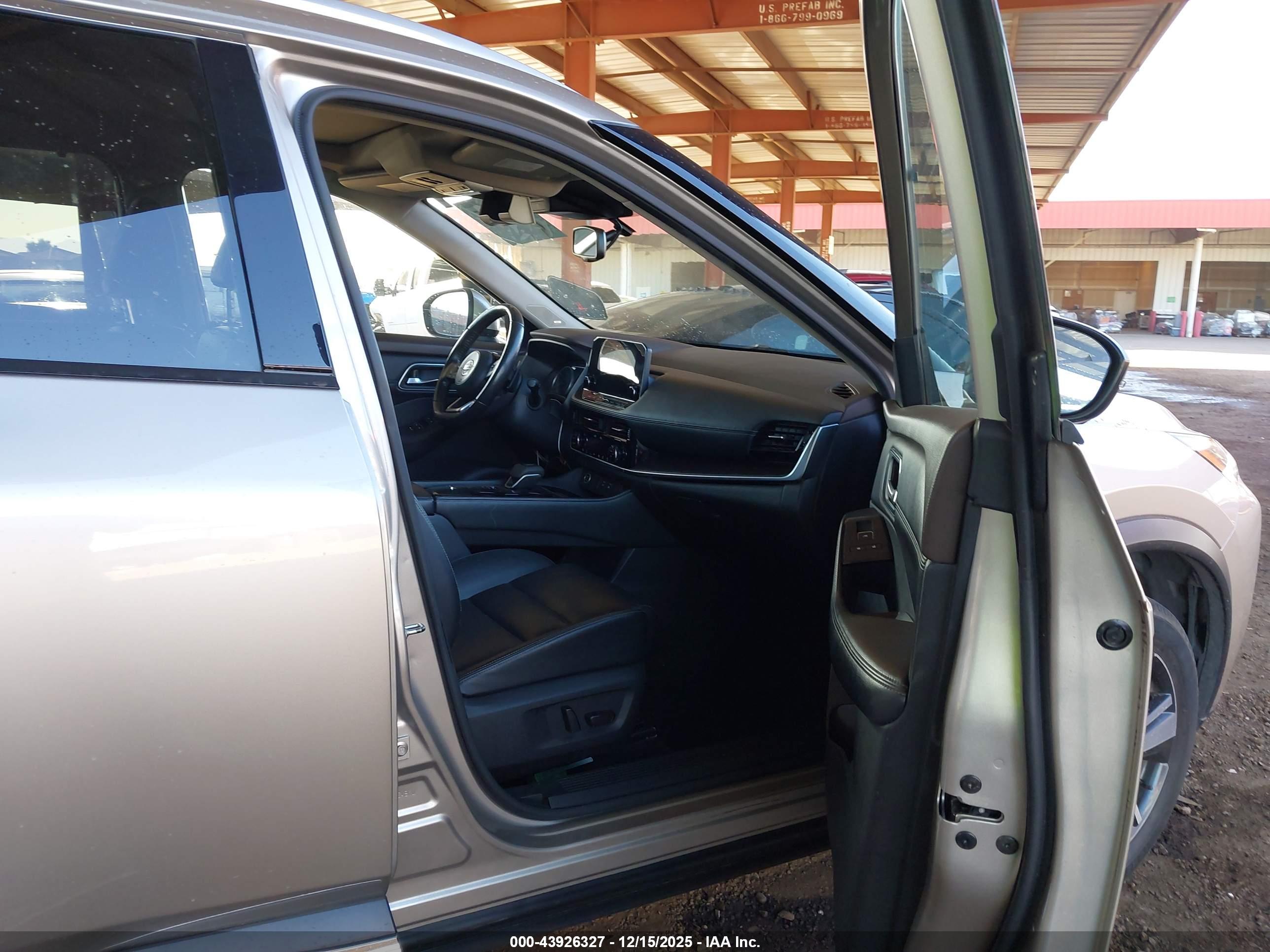 NISSAN ROGUE image 5