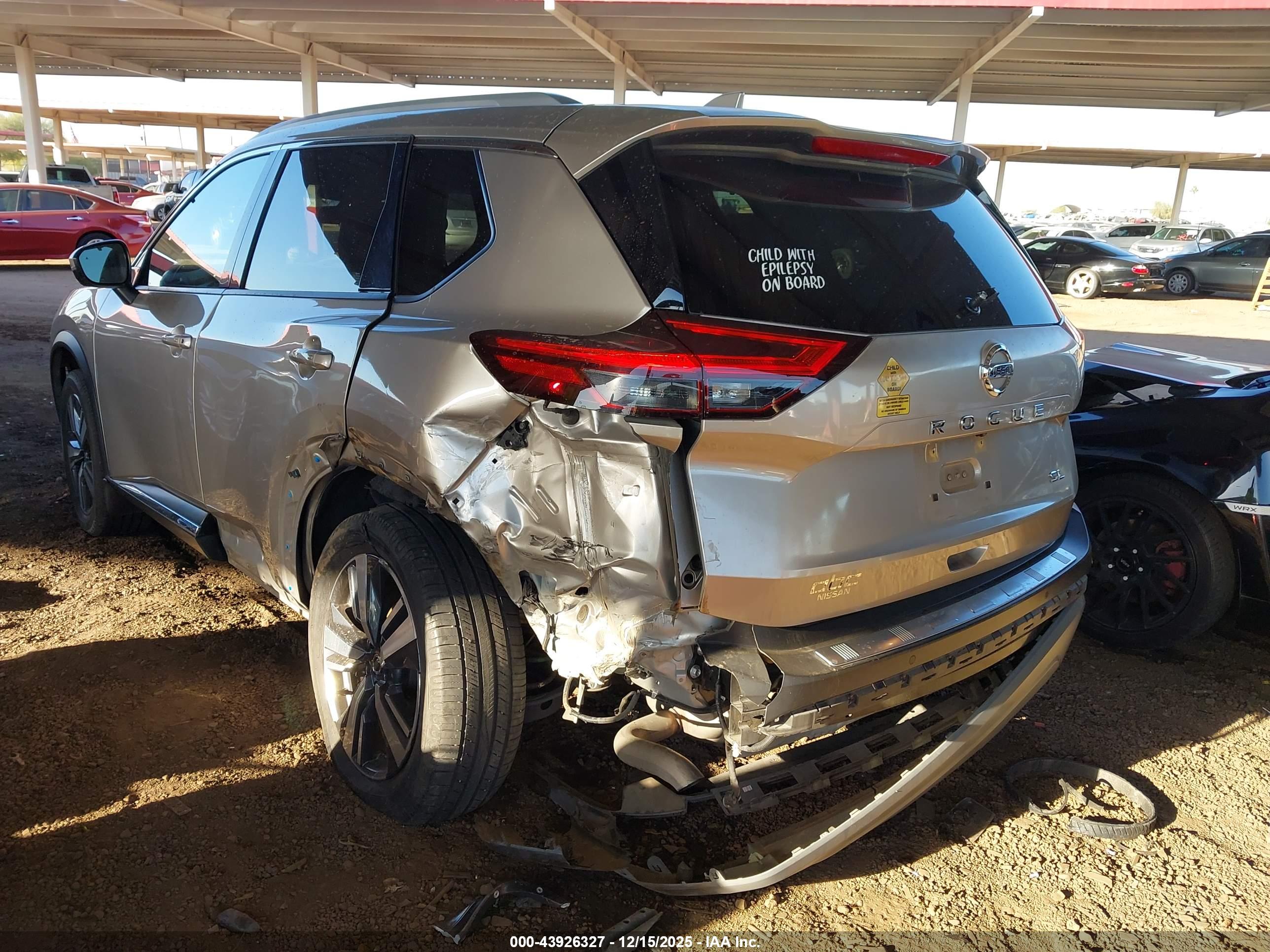 NISSAN ROGUE image 6