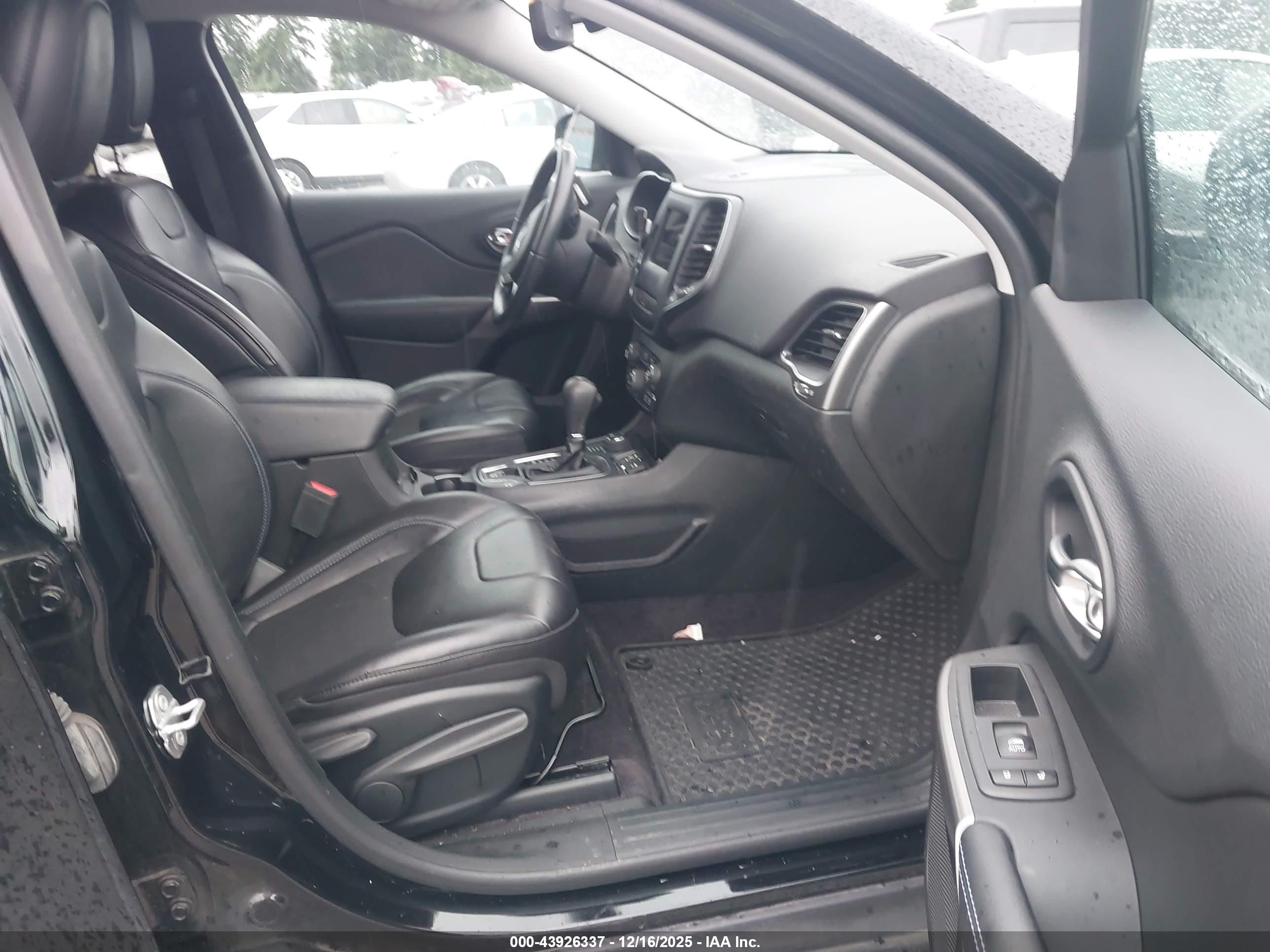 JEEP CHEROKEE image 5