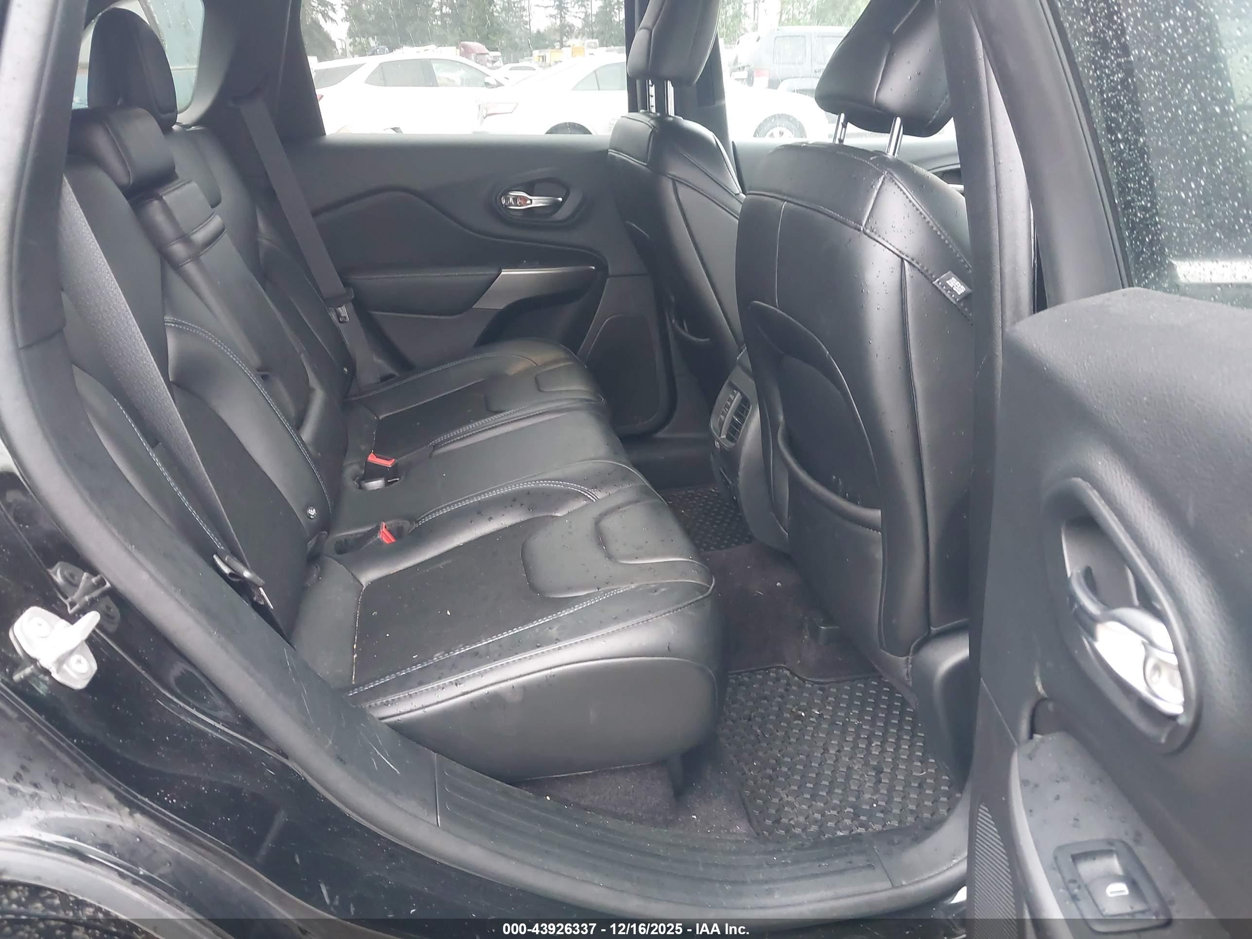 JEEP CHEROKEE image 8