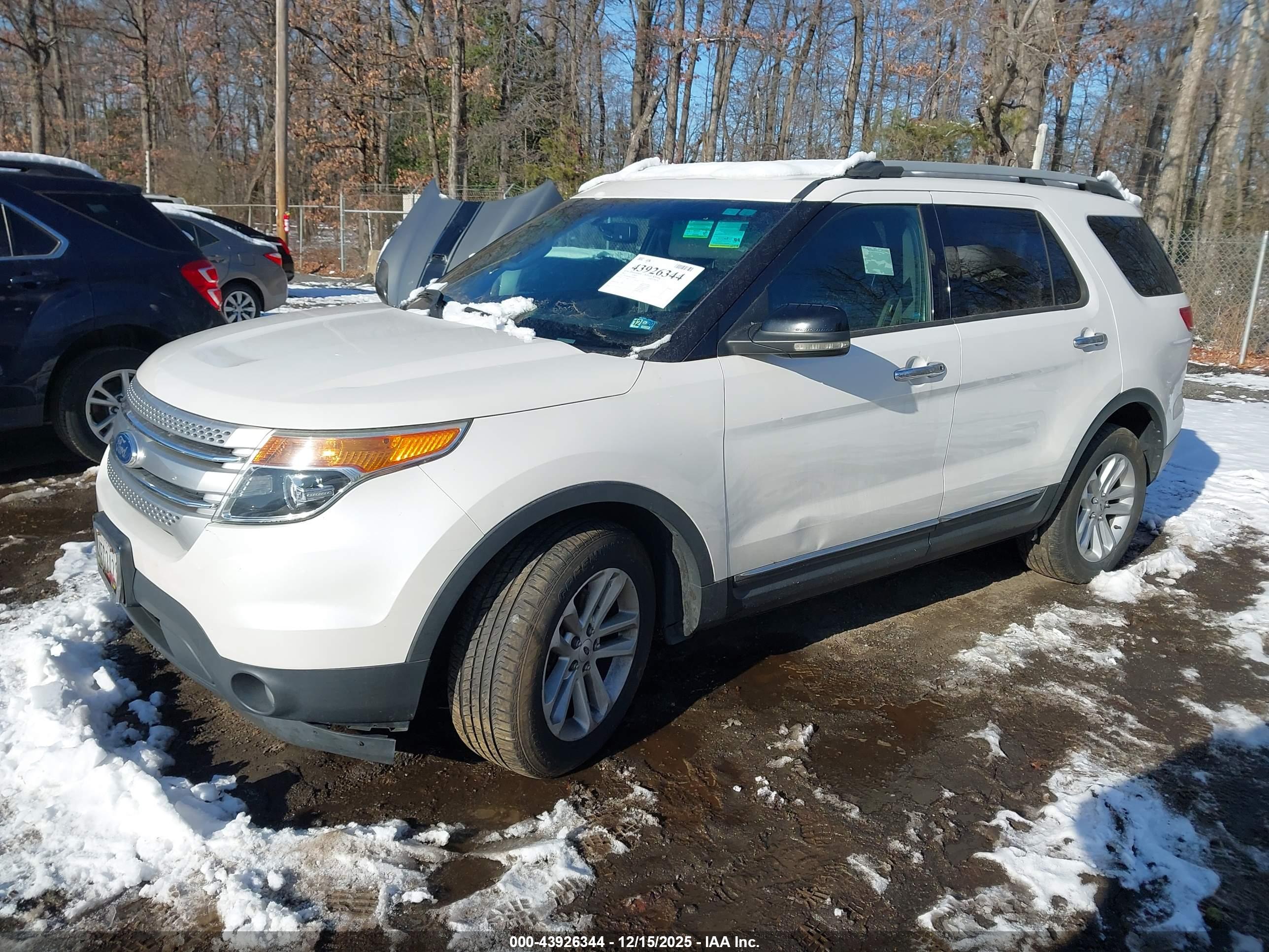 FORD EXPLORER image 2