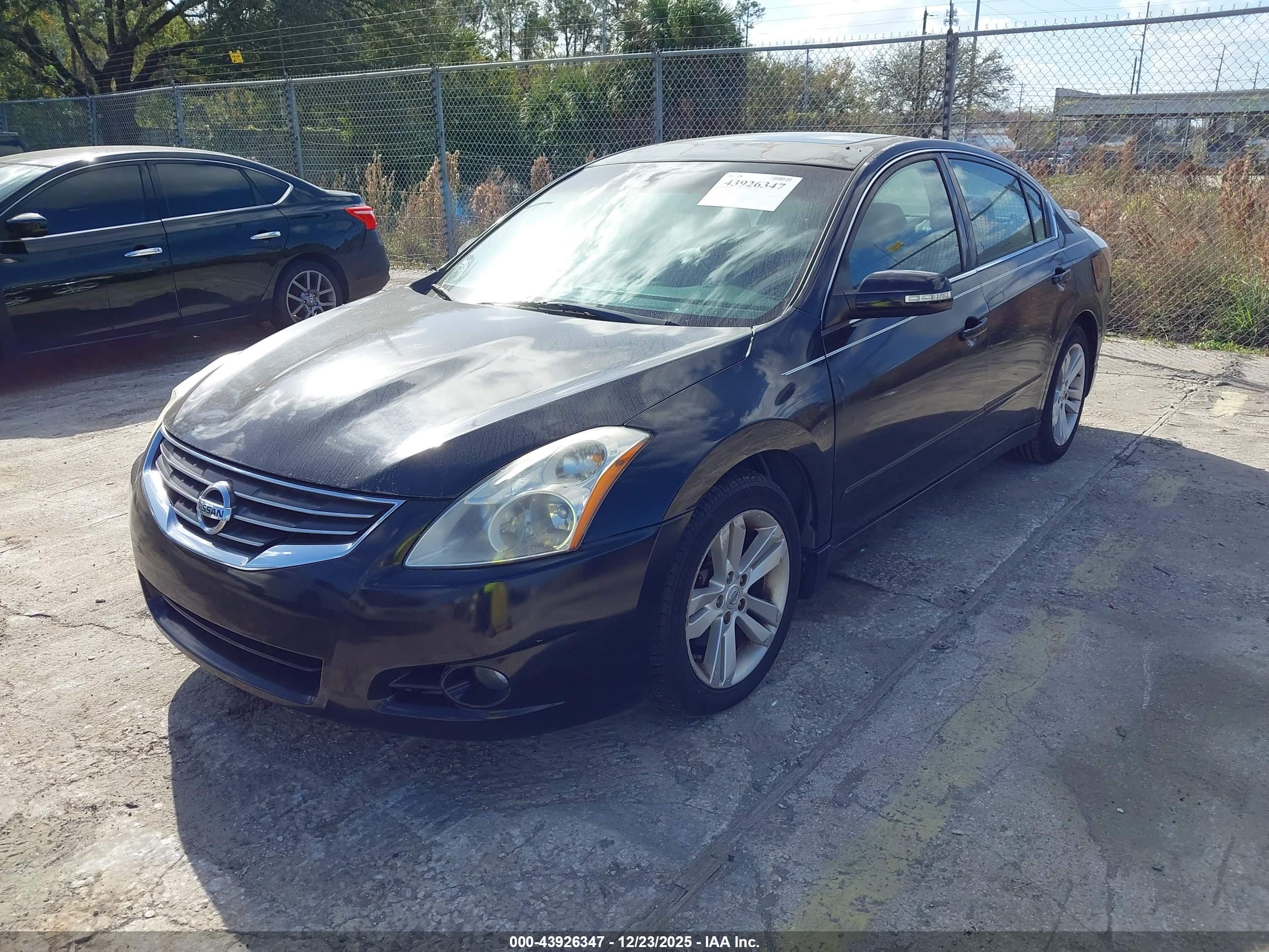 NISSAN ALTIMA image 2