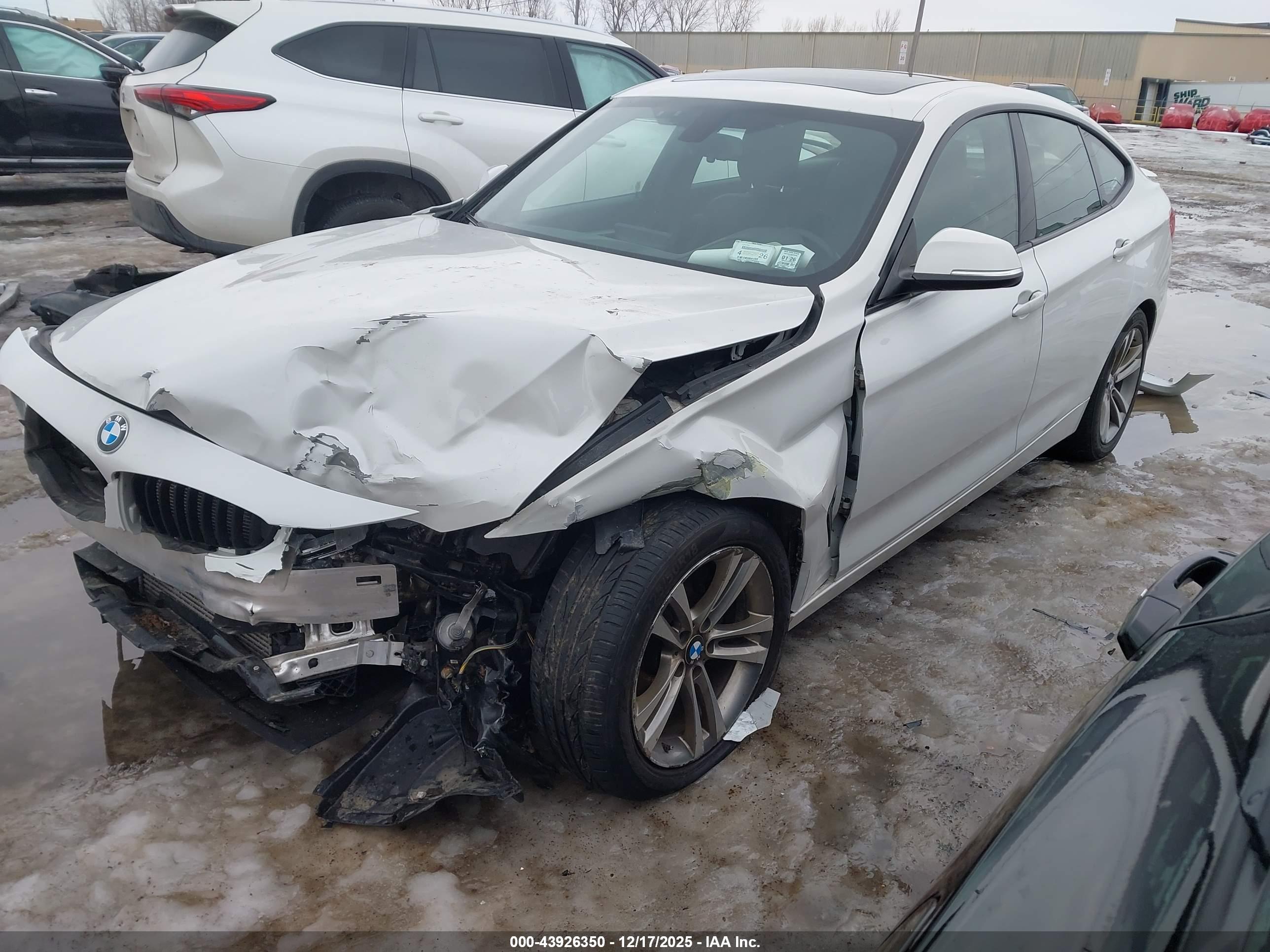 BMW 328I image 2