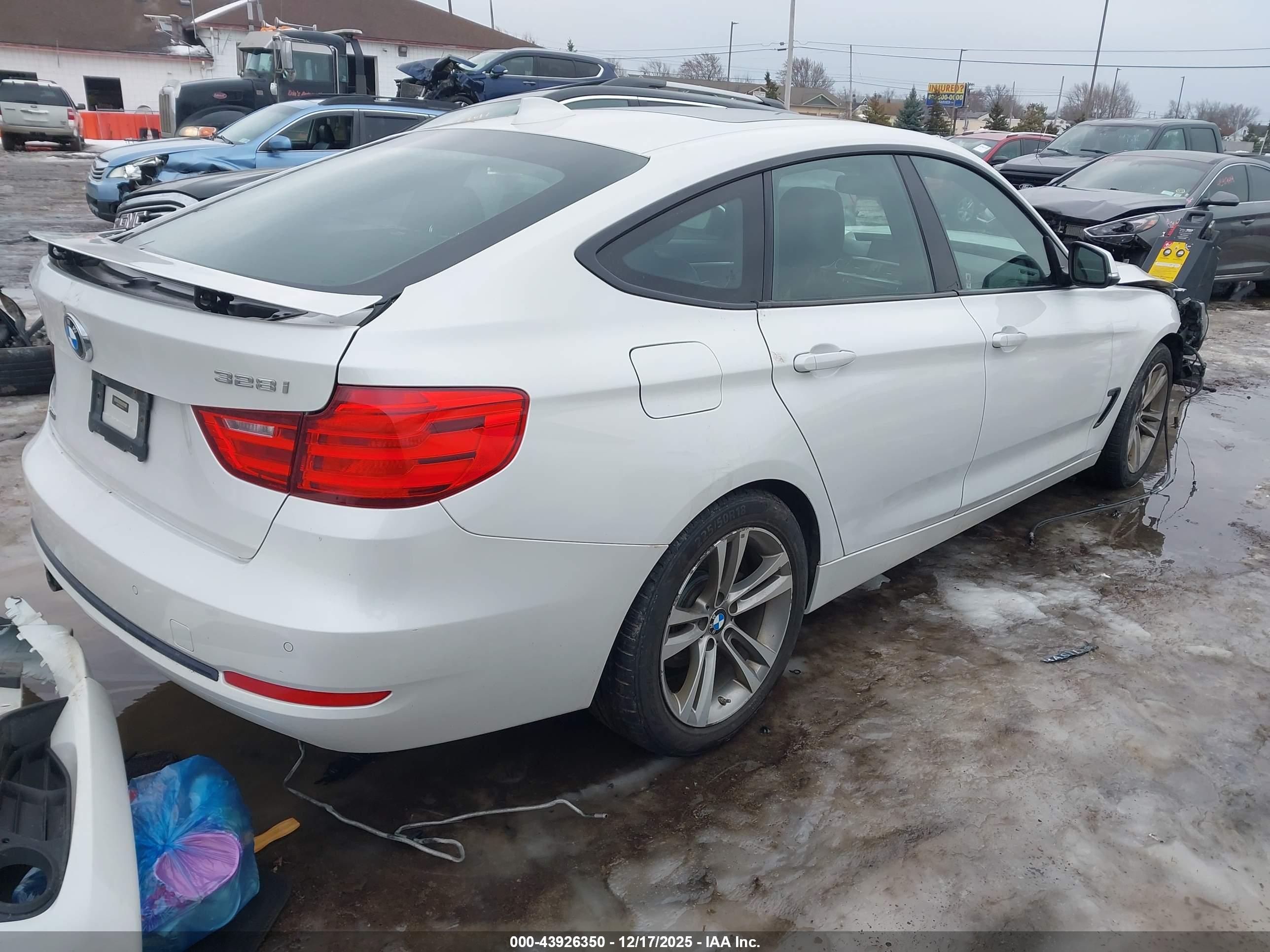 BMW 328I image 4