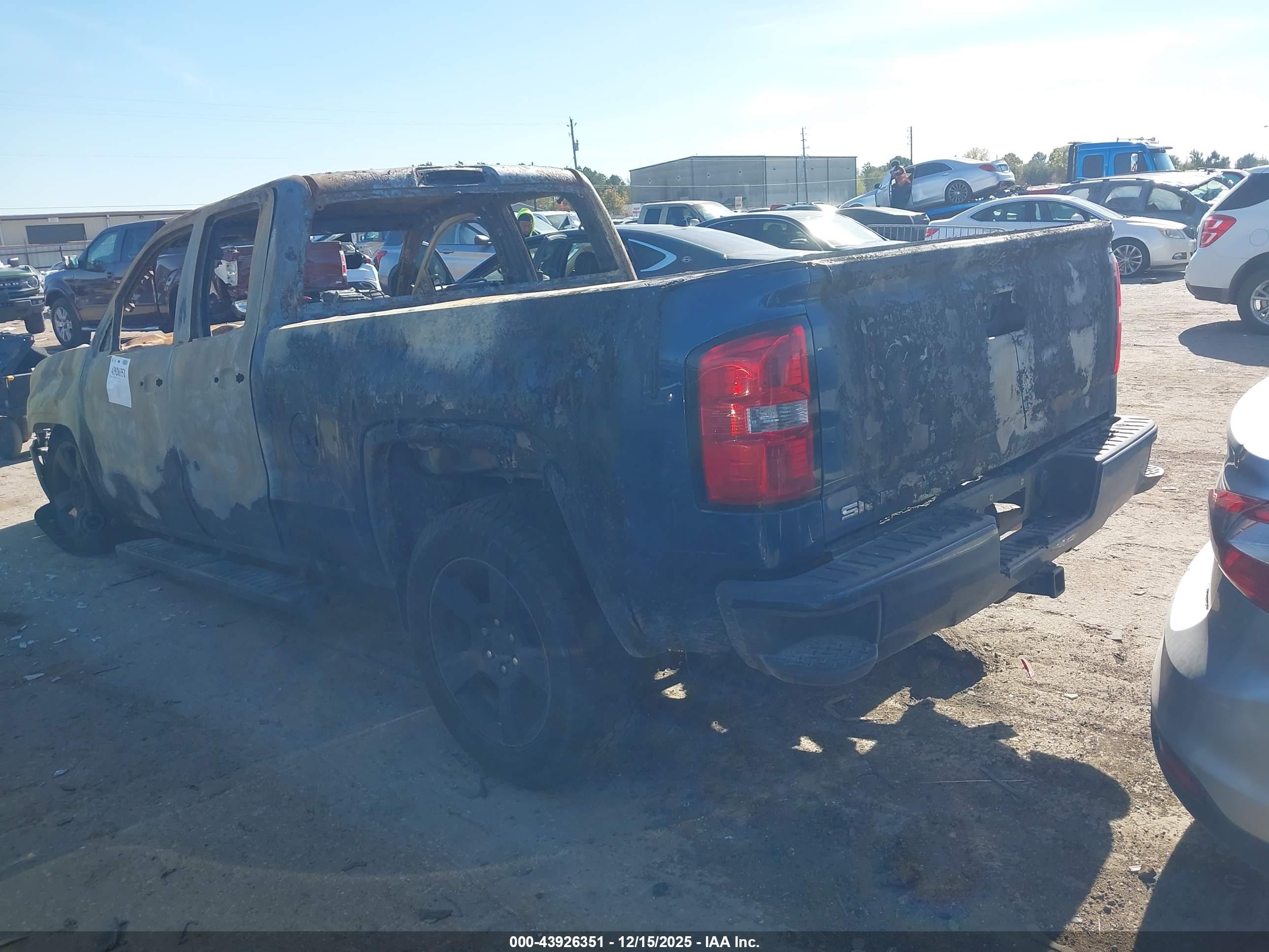 GMC SIERRA image 3