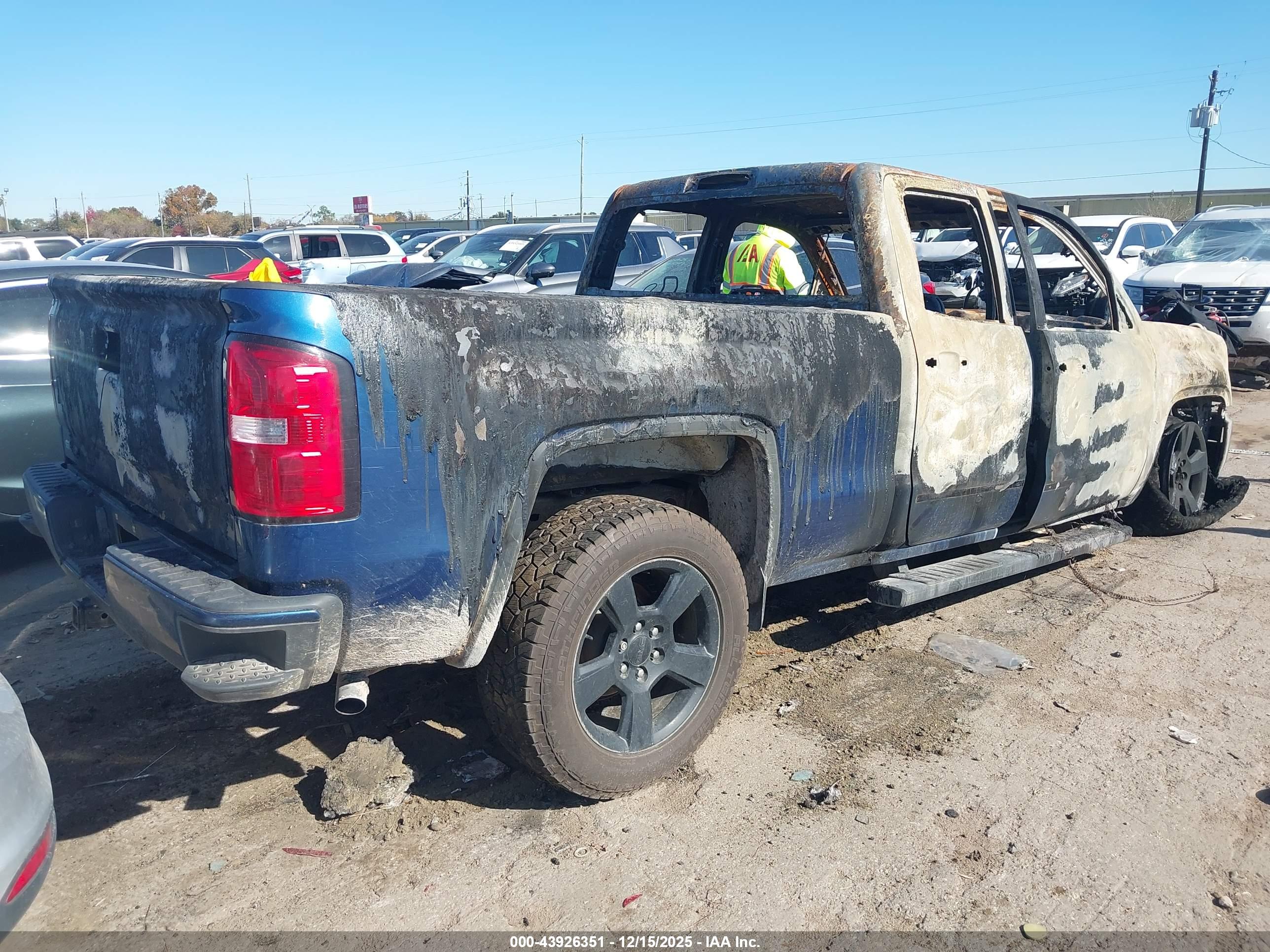 GMC SIERRA image 4