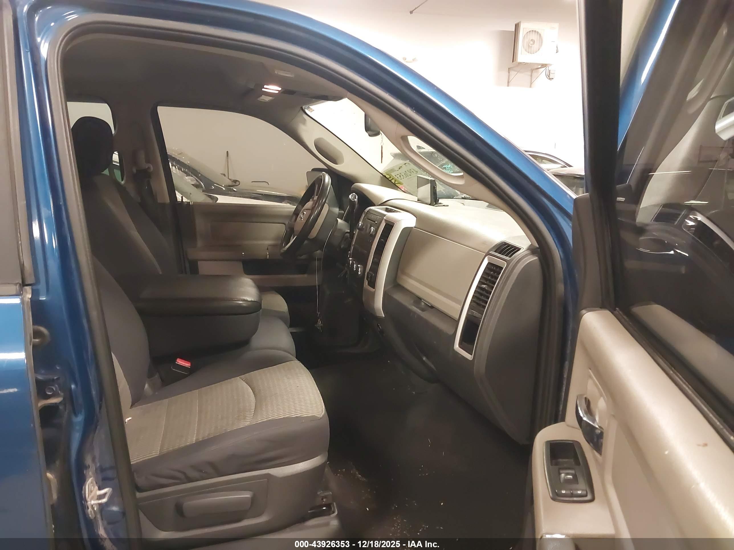 DODGE RAM image 5