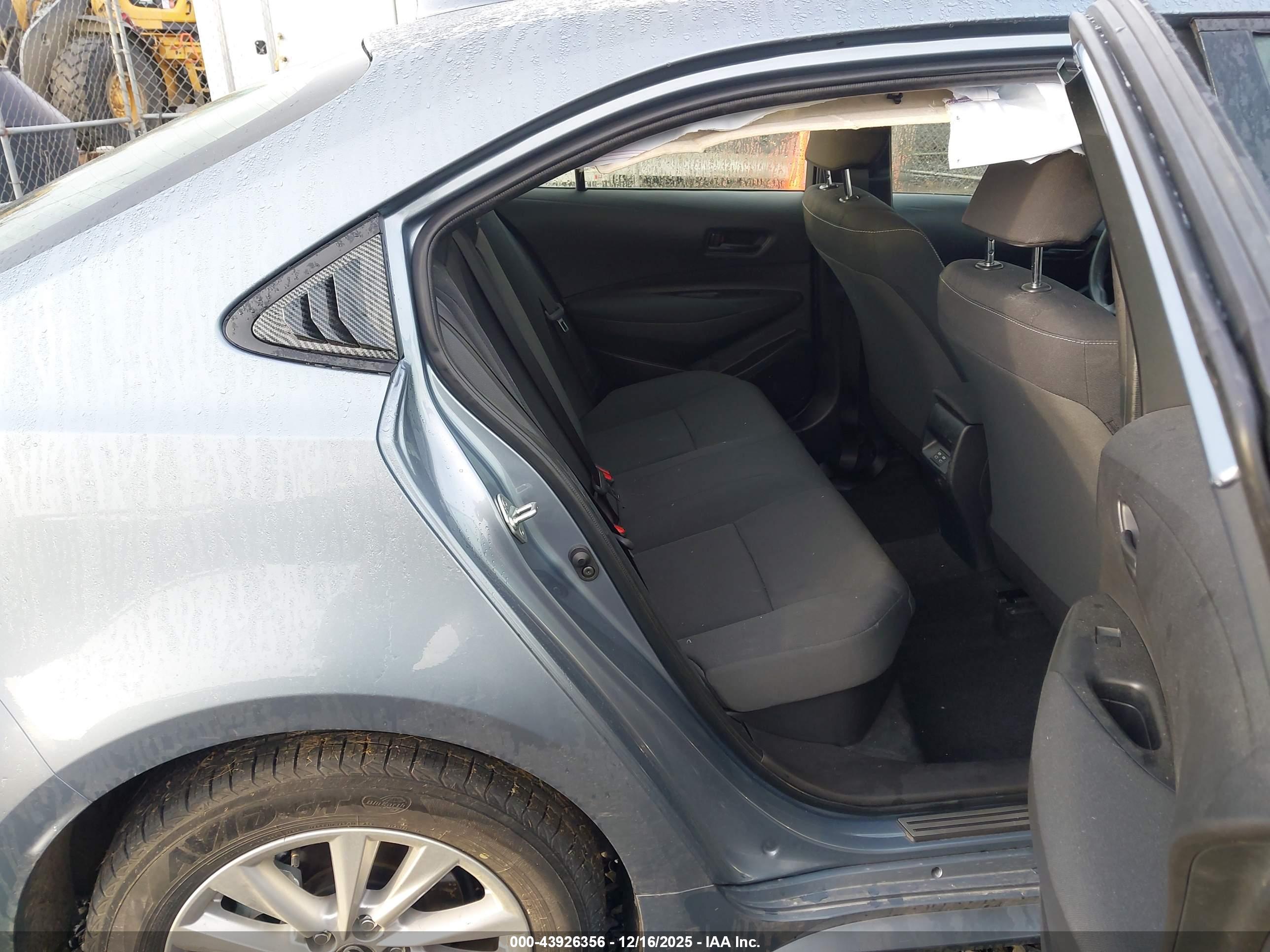 TOYOTA COROLLA image 8