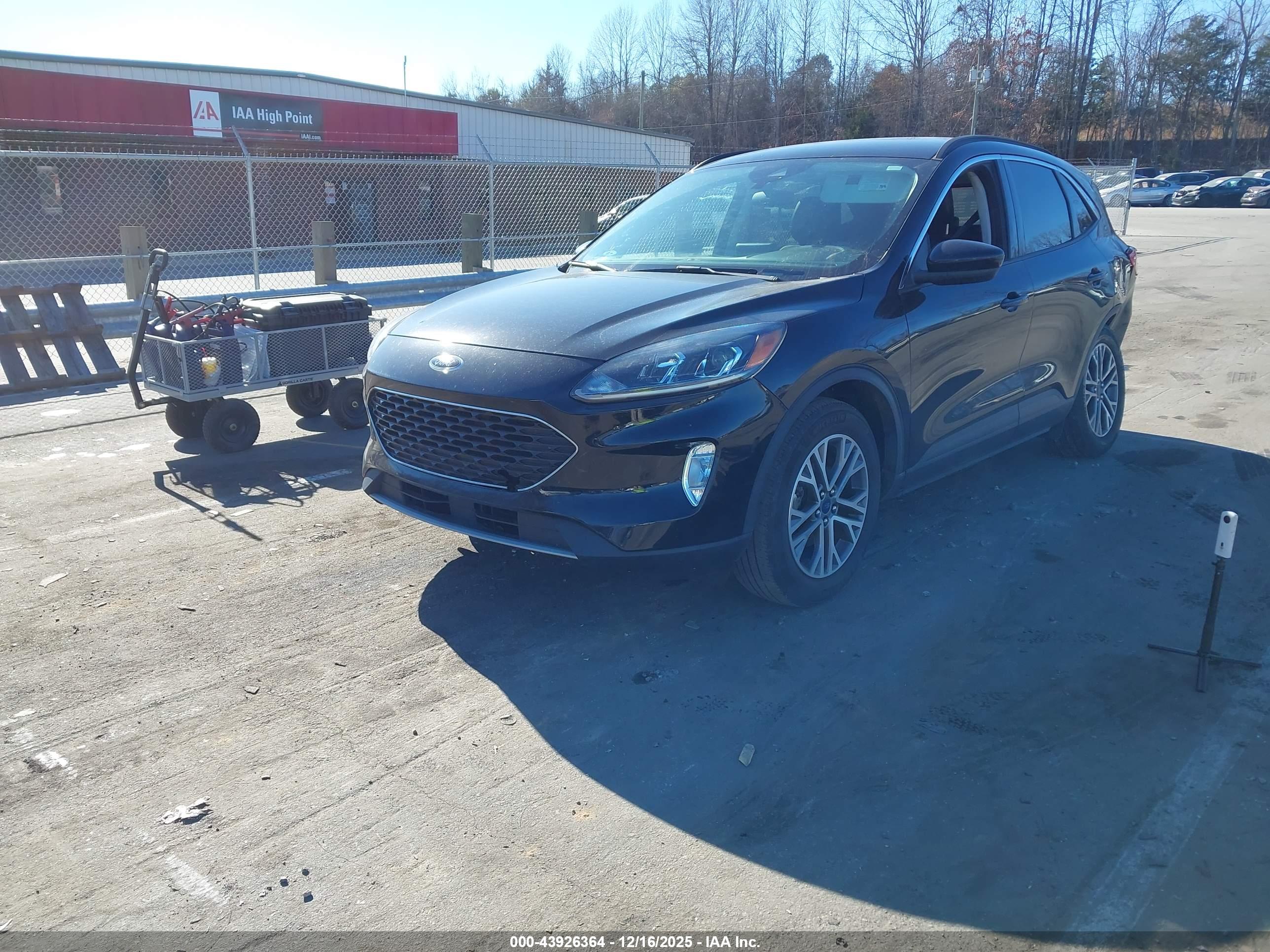 FORD ESCAPE image 2
