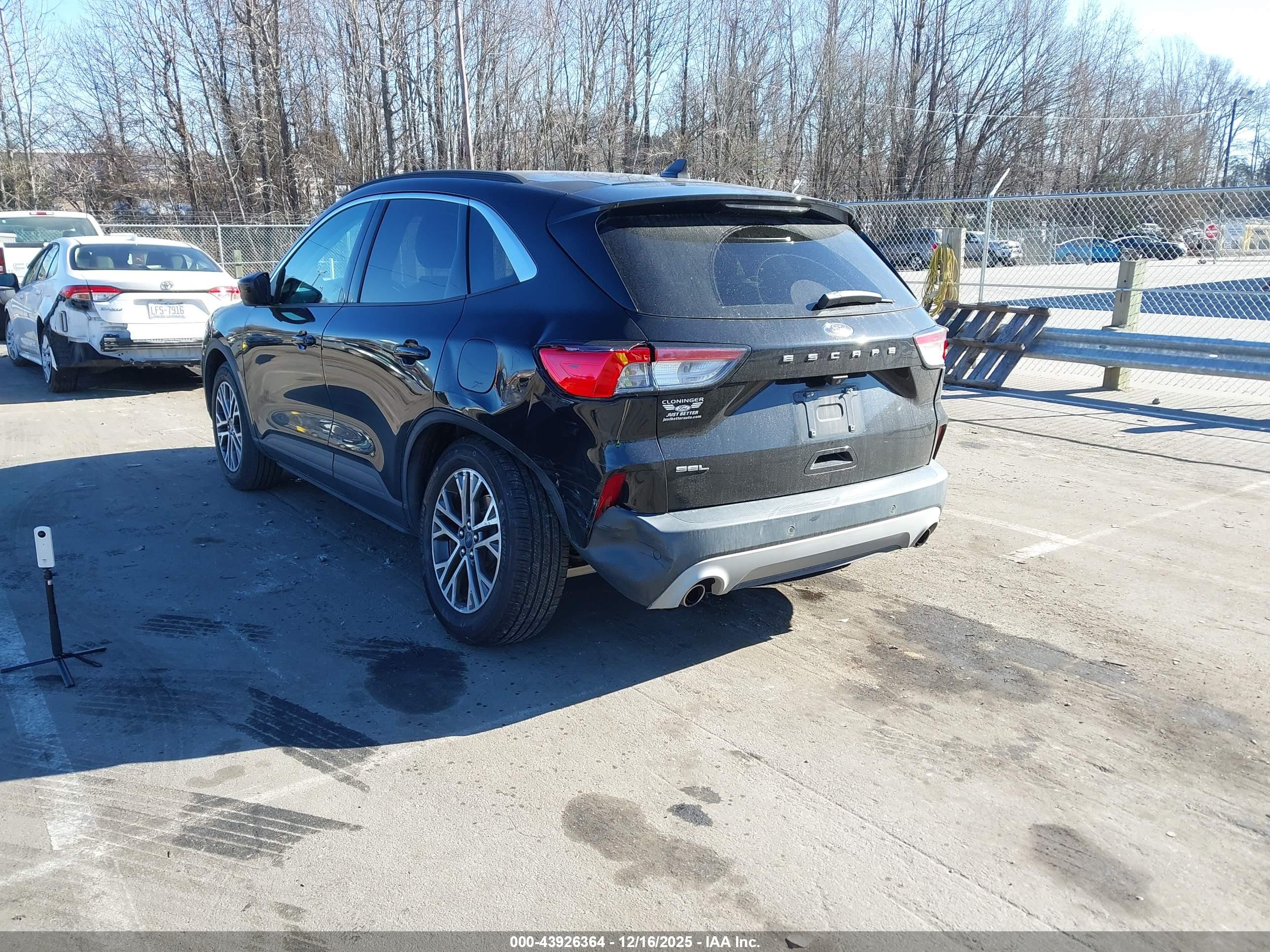 FORD ESCAPE image 3