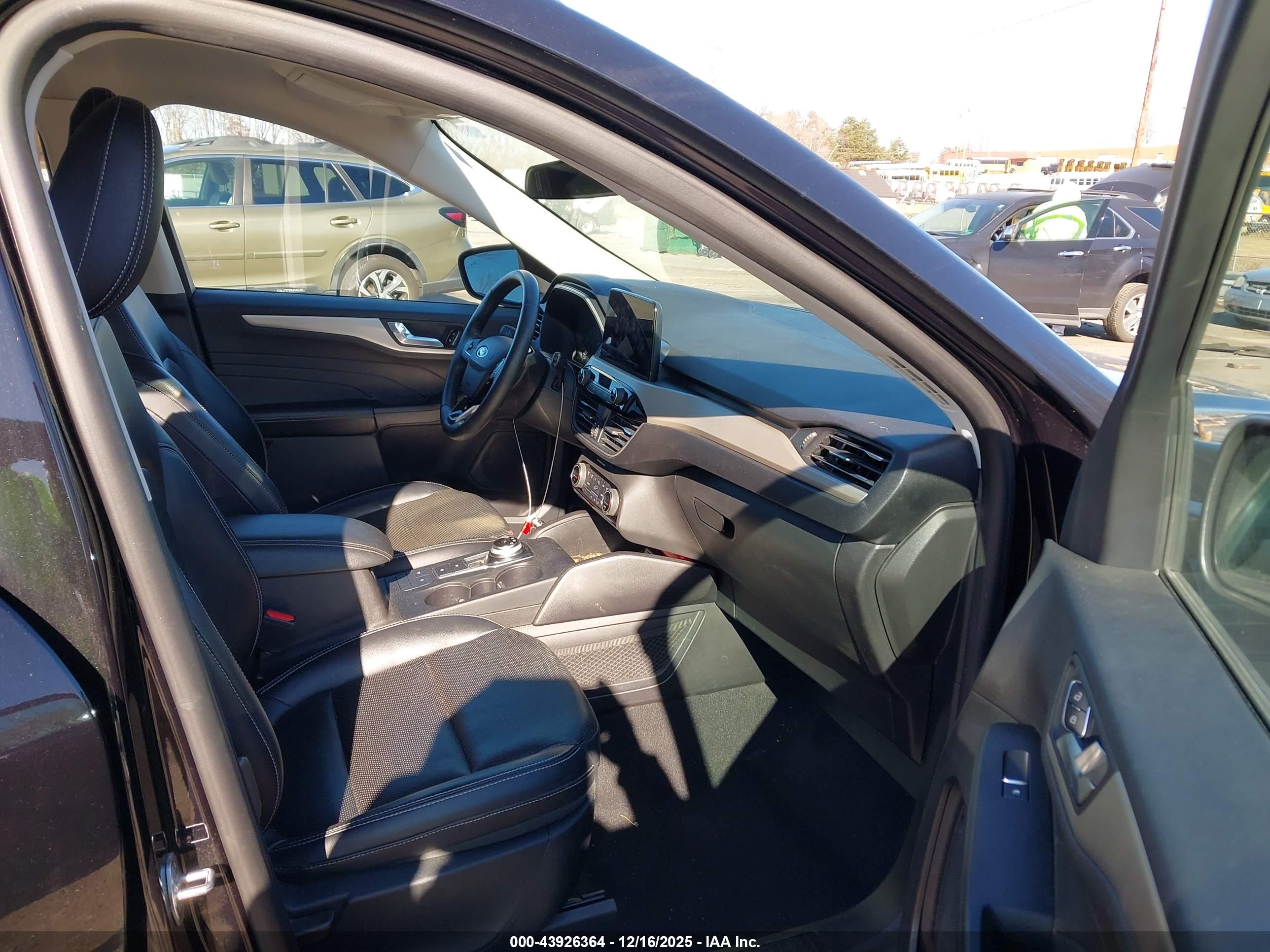 FORD ESCAPE image 5