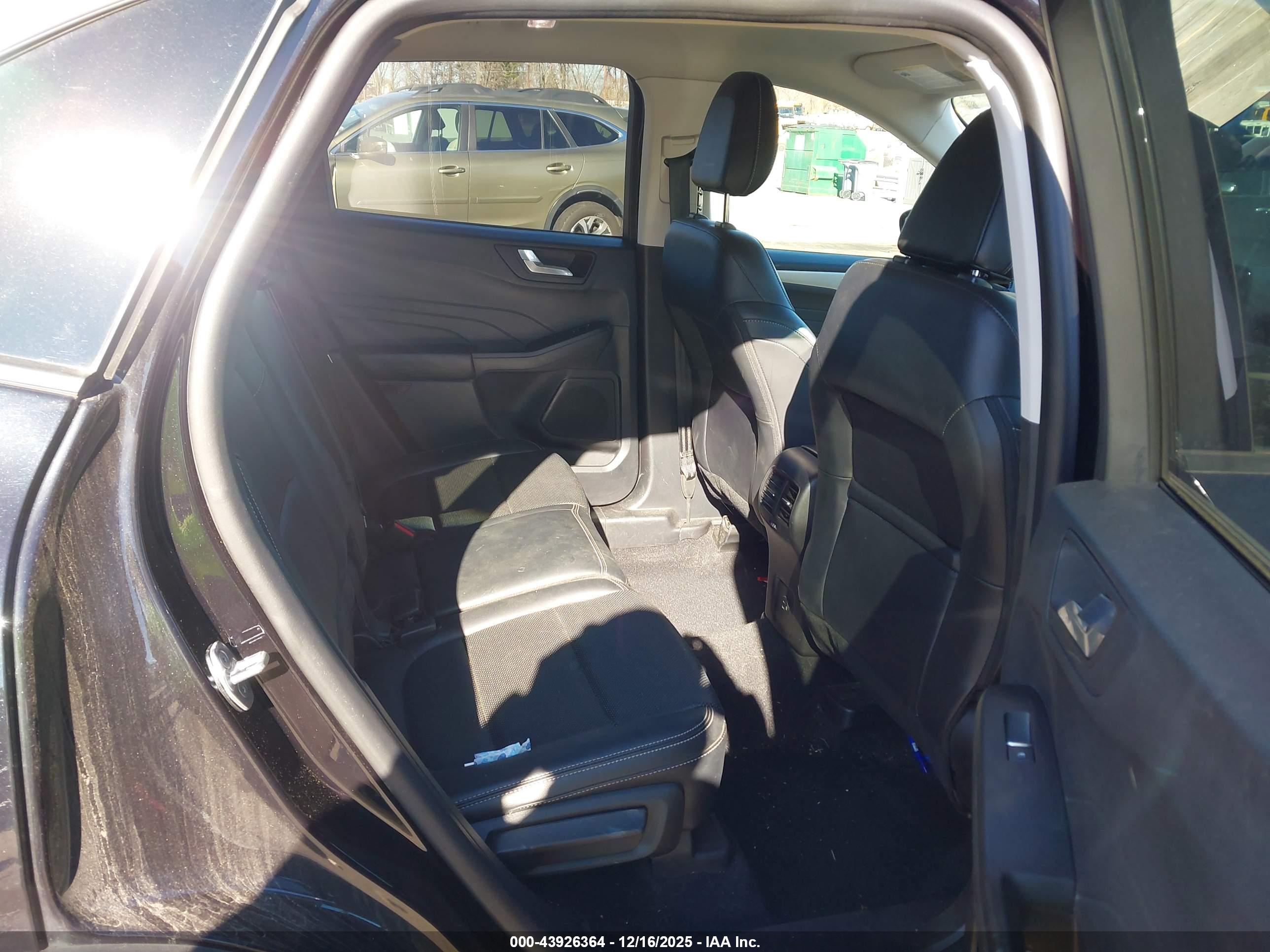 FORD ESCAPE image 8