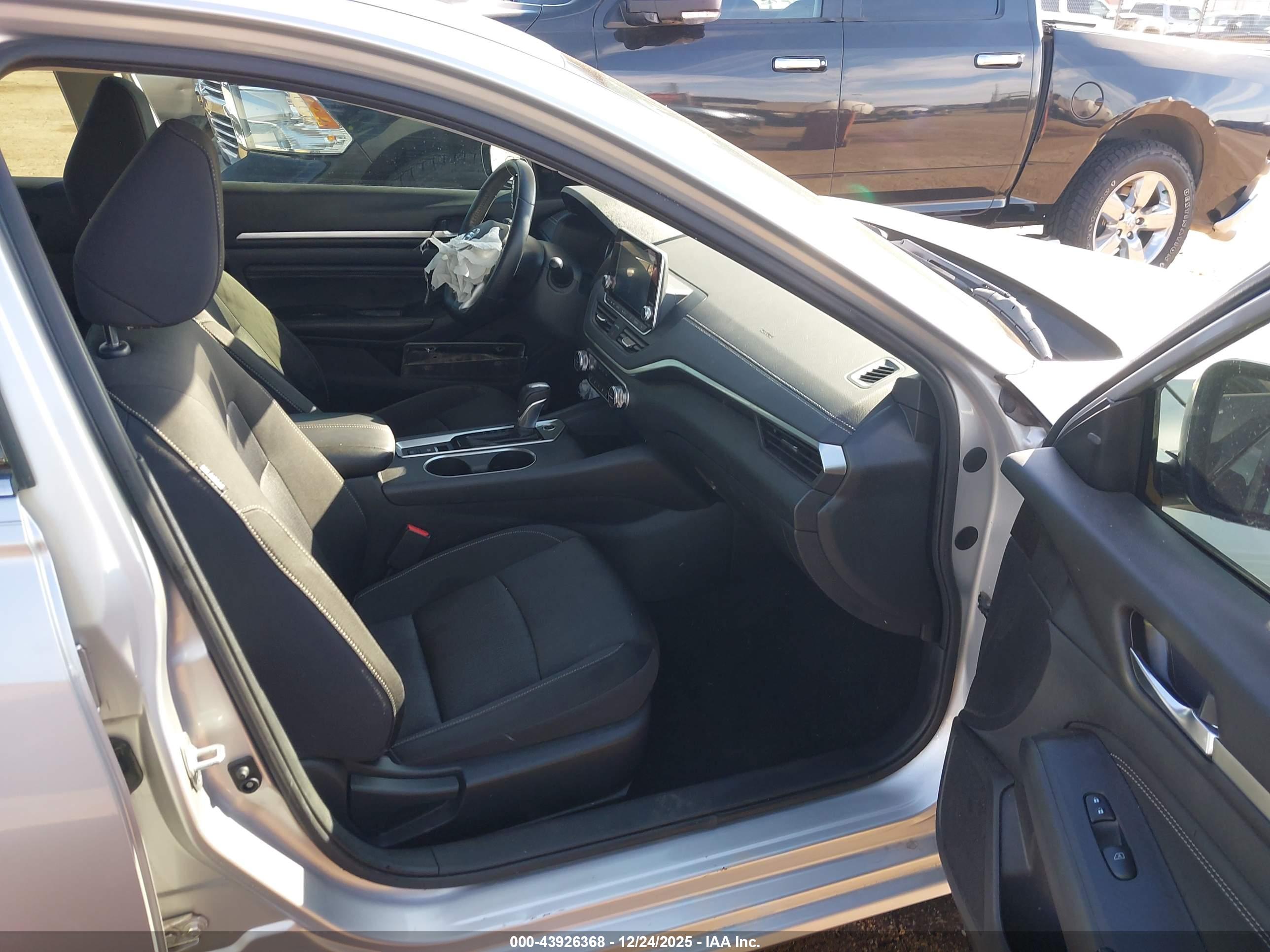 NISSAN ALTIMA image 5
