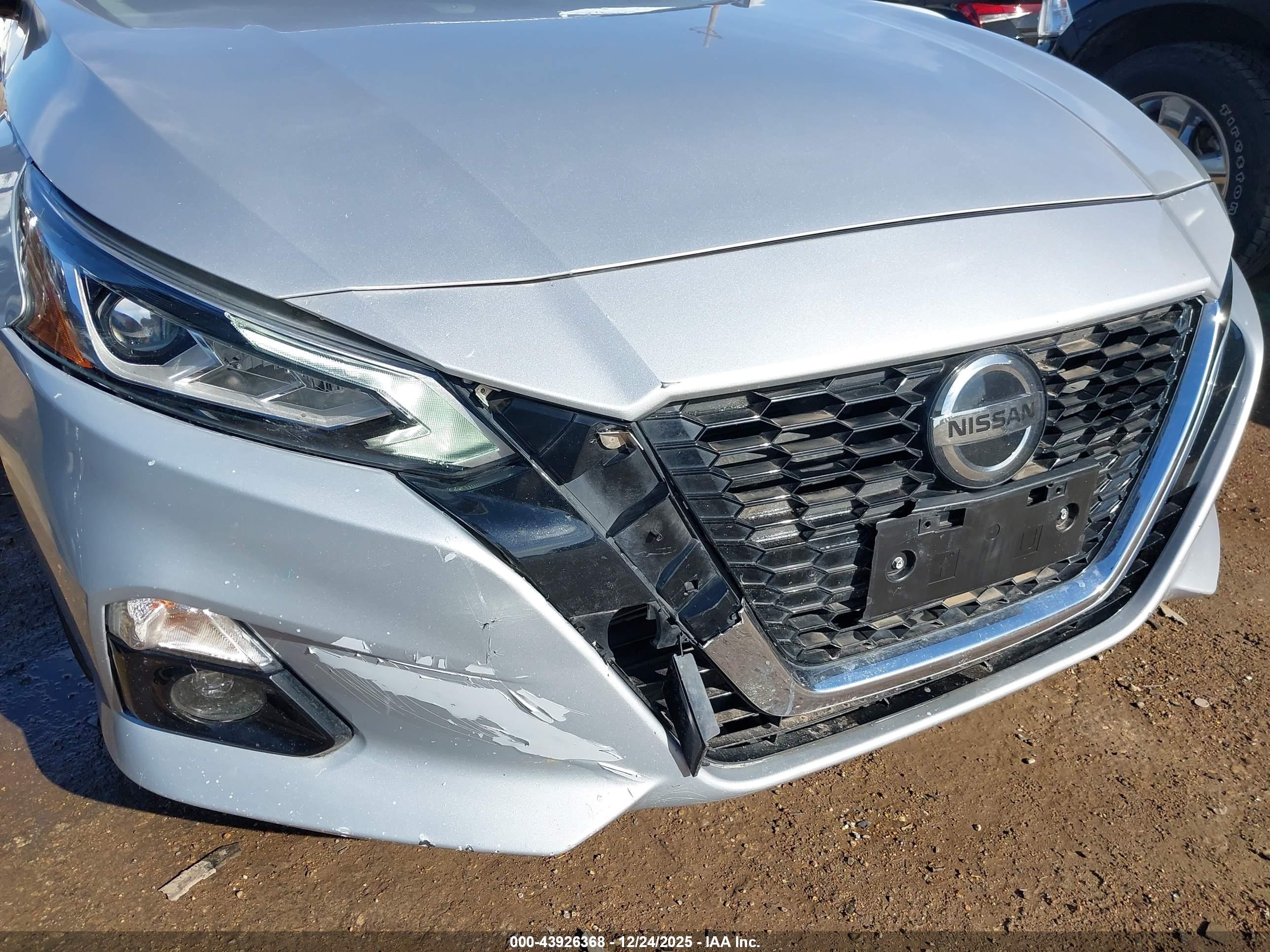 NISSAN ALTIMA image 6