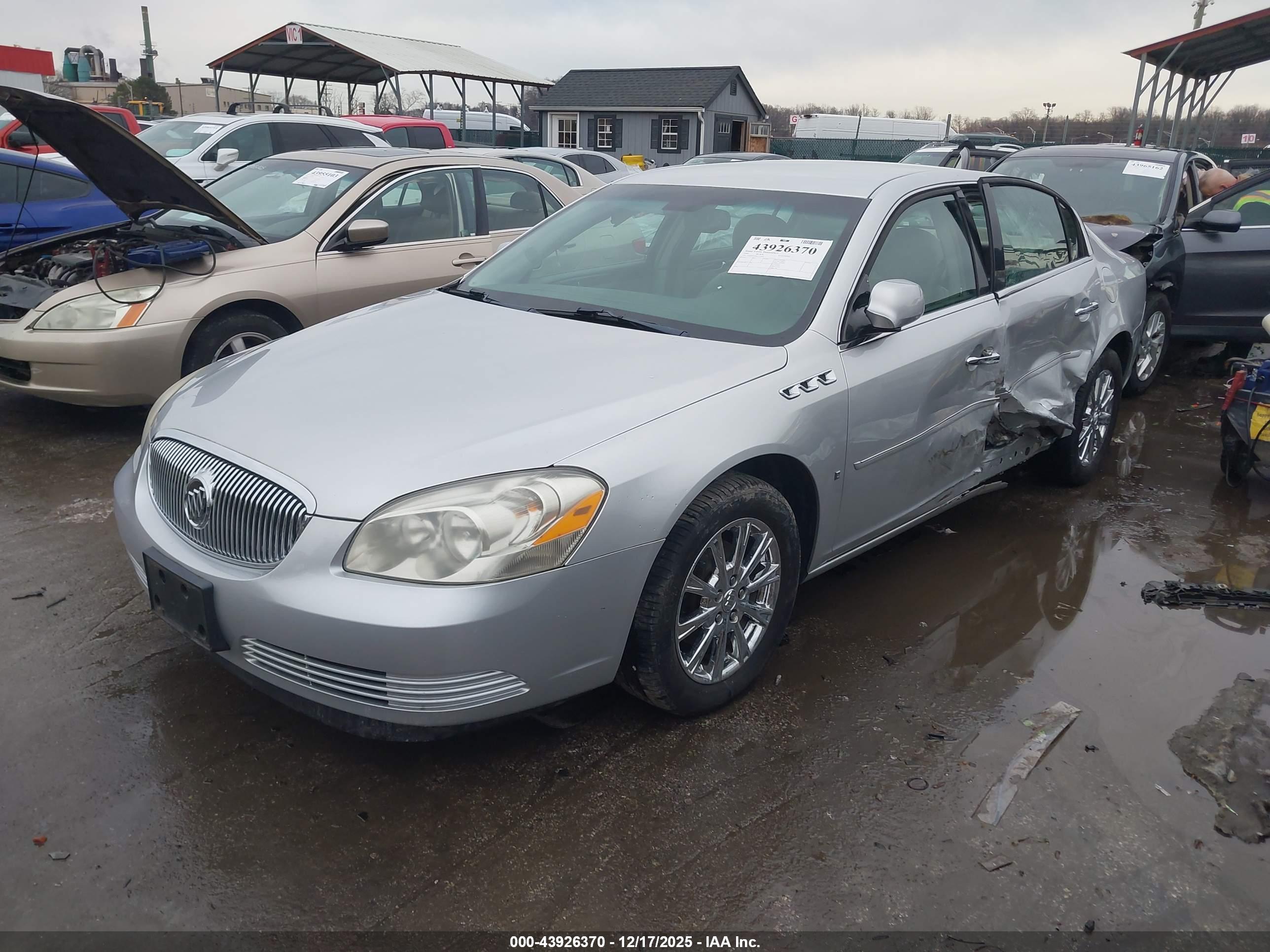 BUICK LUCERNE image 2