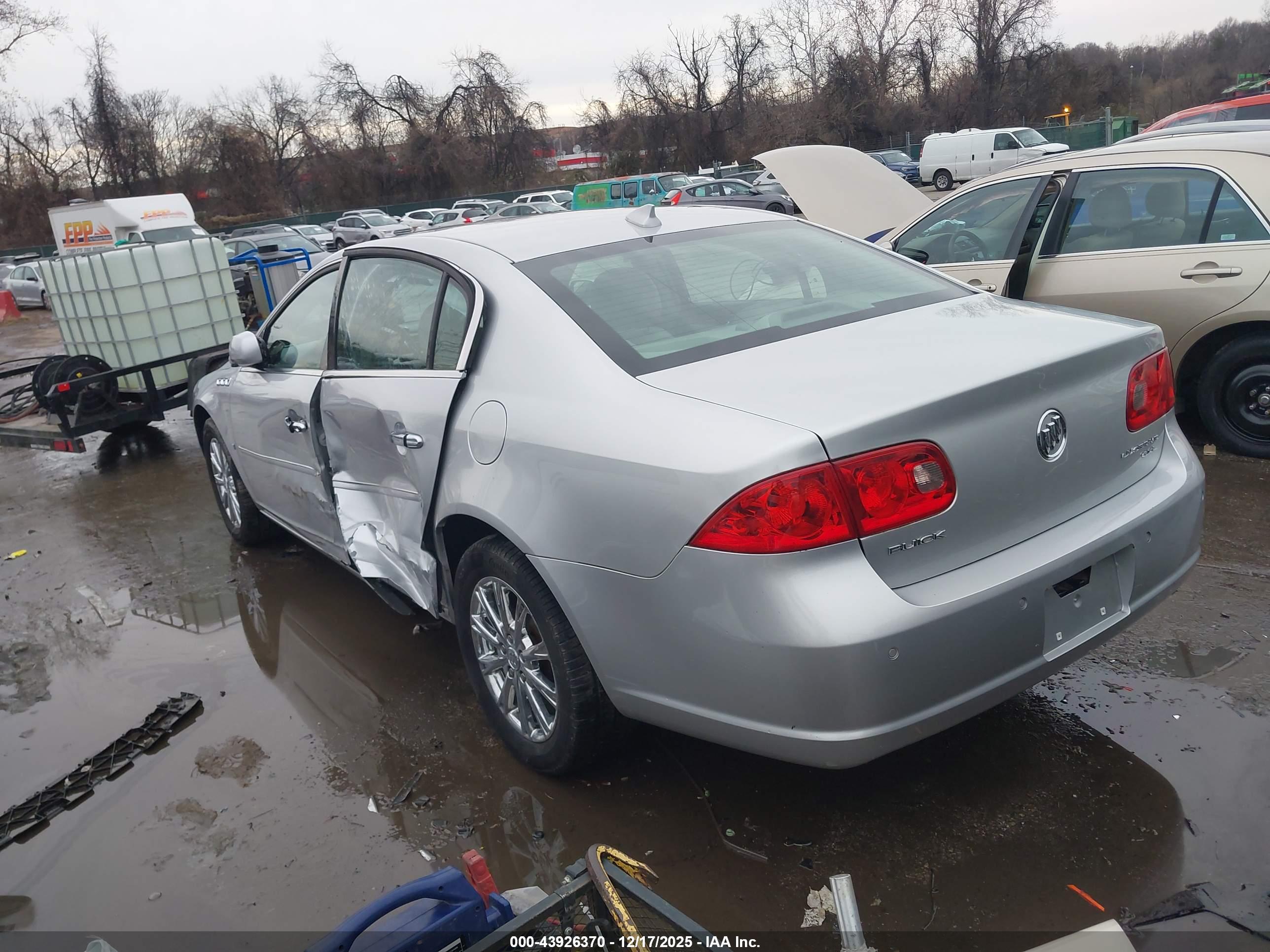 BUICK LUCERNE image 3