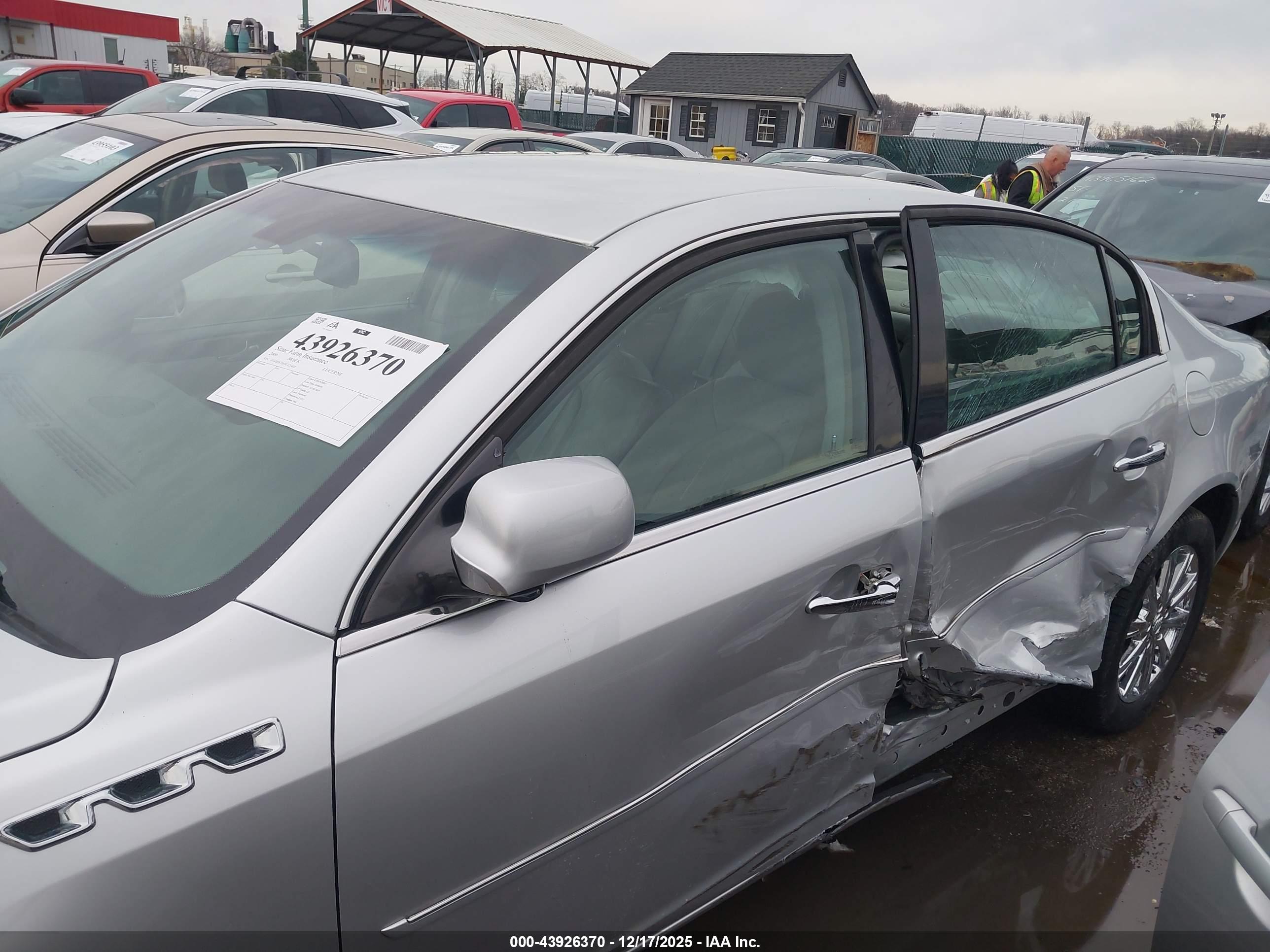 BUICK LUCERNE image 6