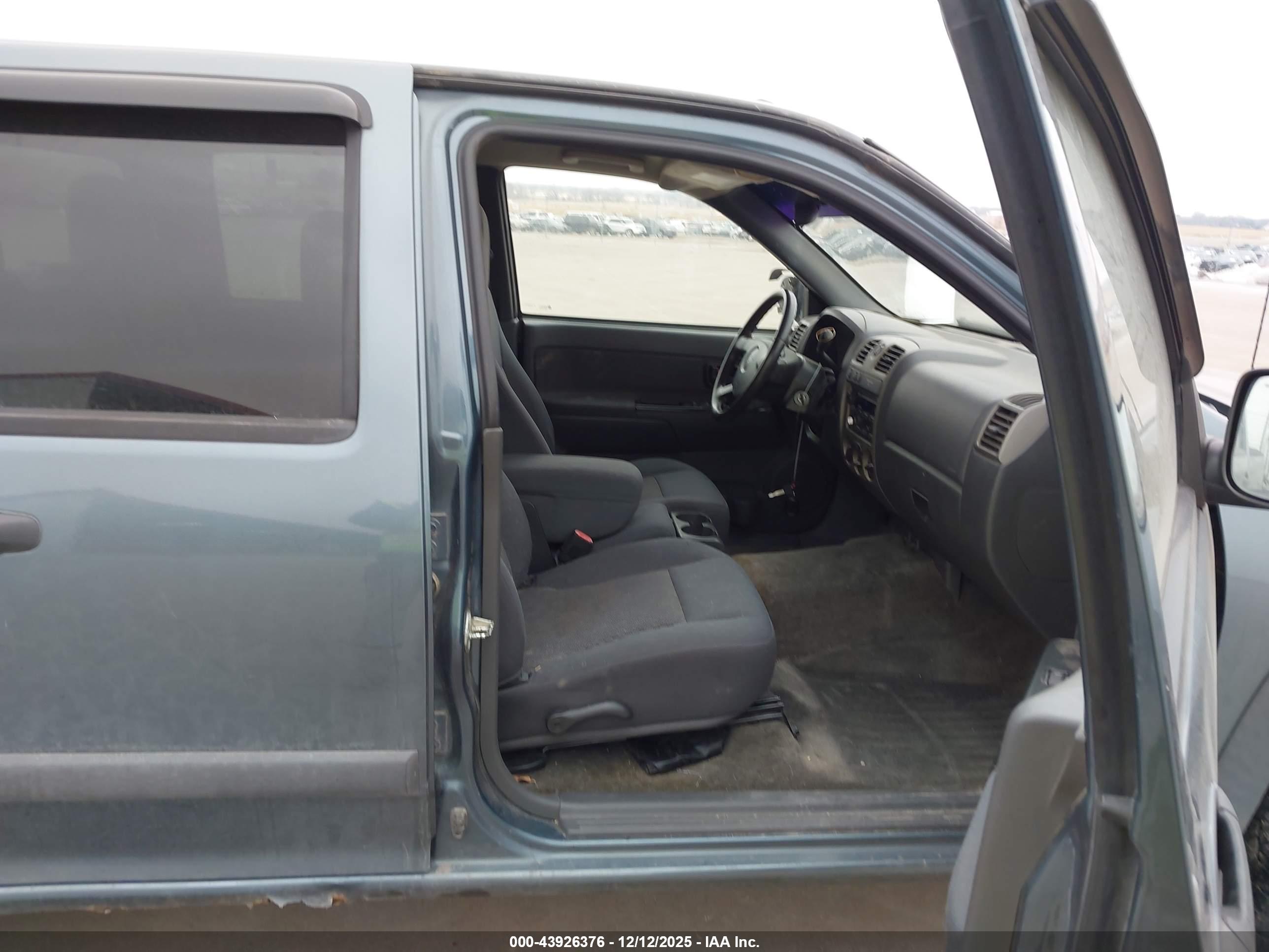 CHEVROLET COLORADO image 5